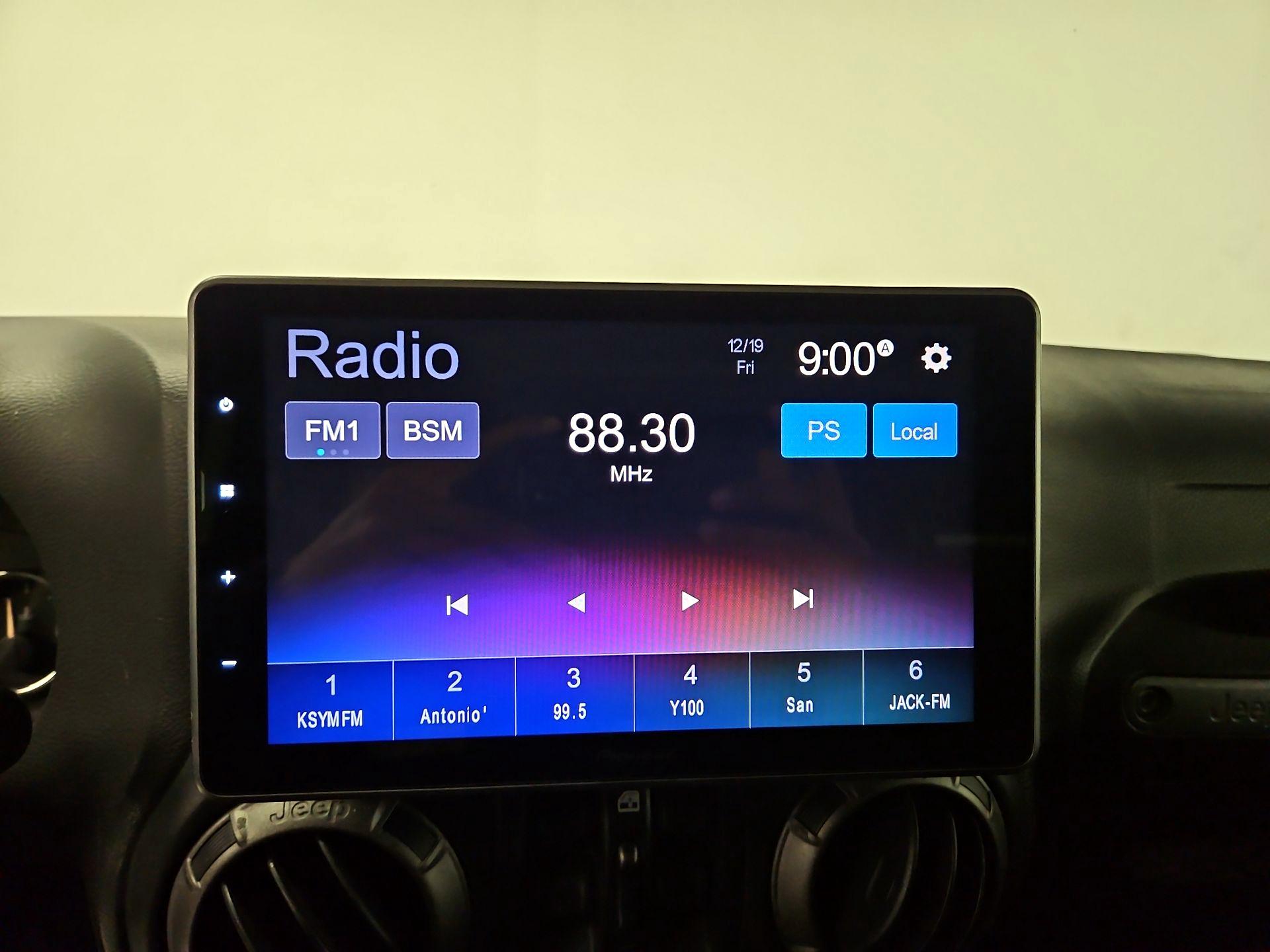 Thumbnail: 2018 Jeep Wrangler - 14