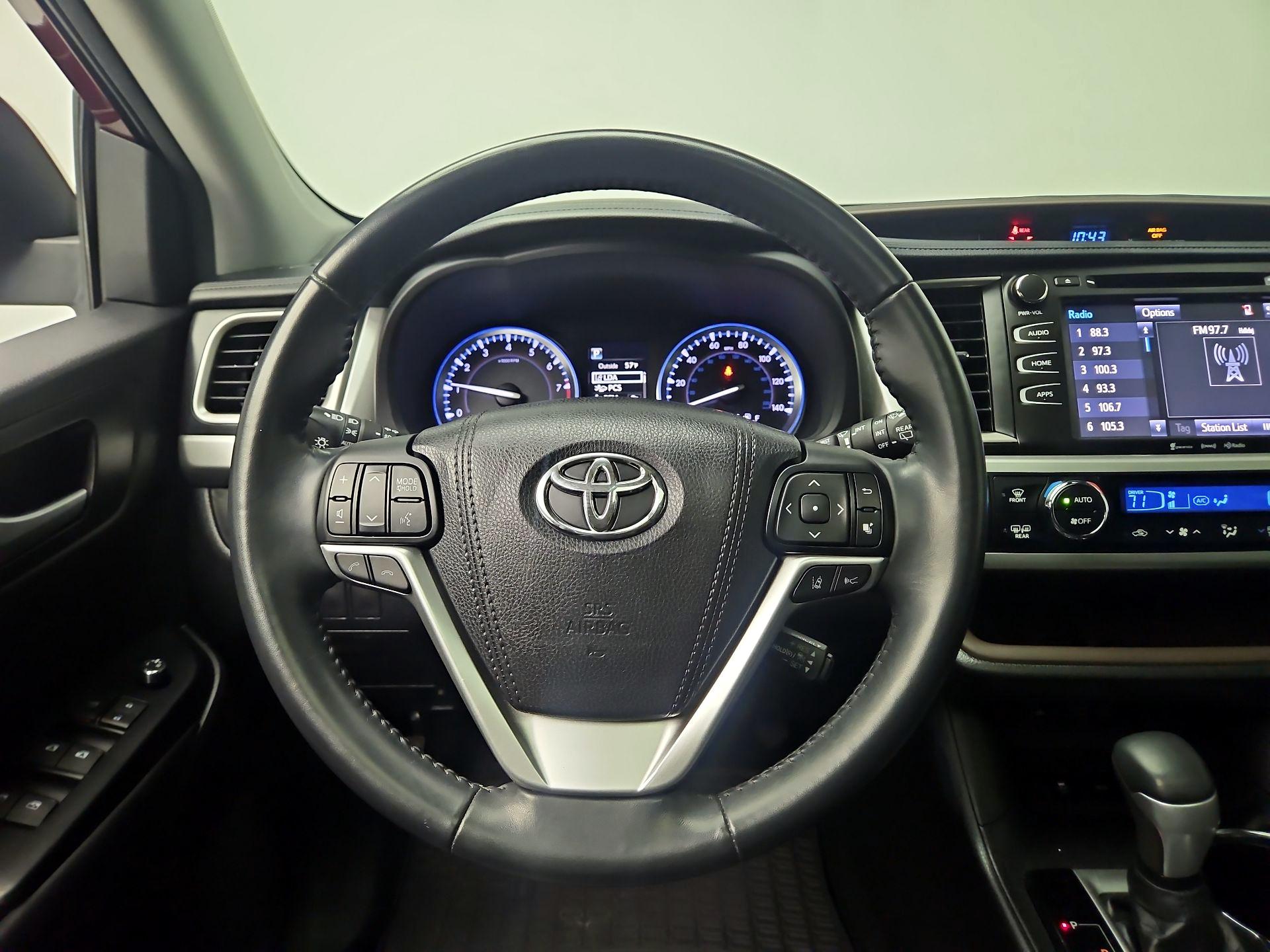 Thumbnail: 2018 Toyota Highlander - 10