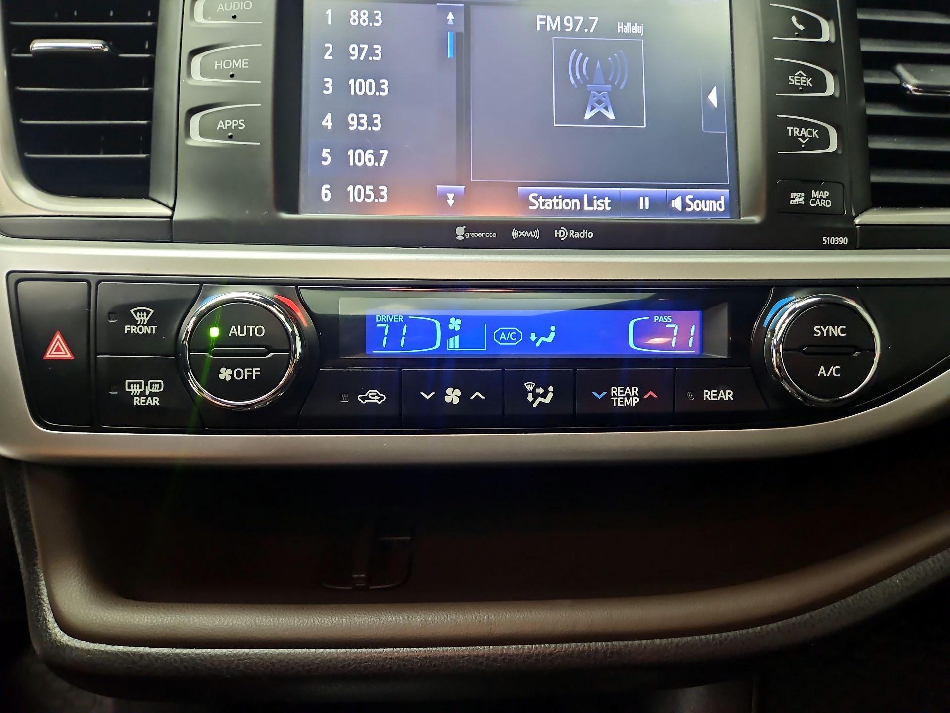 Thumbnail: 2018 Toyota Highlander - 17