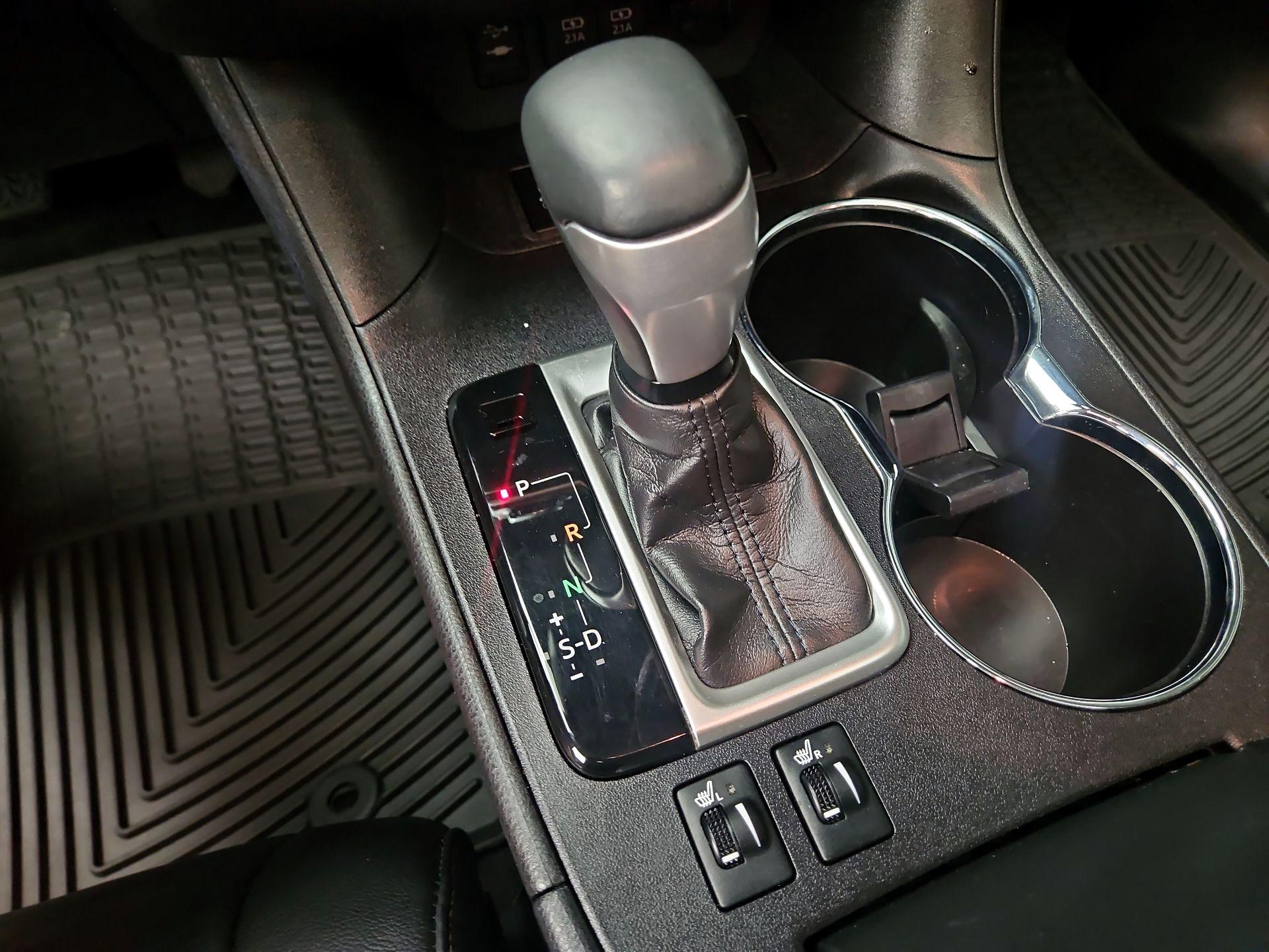 Thumbnail: 2018 Toyota Highlander - 18