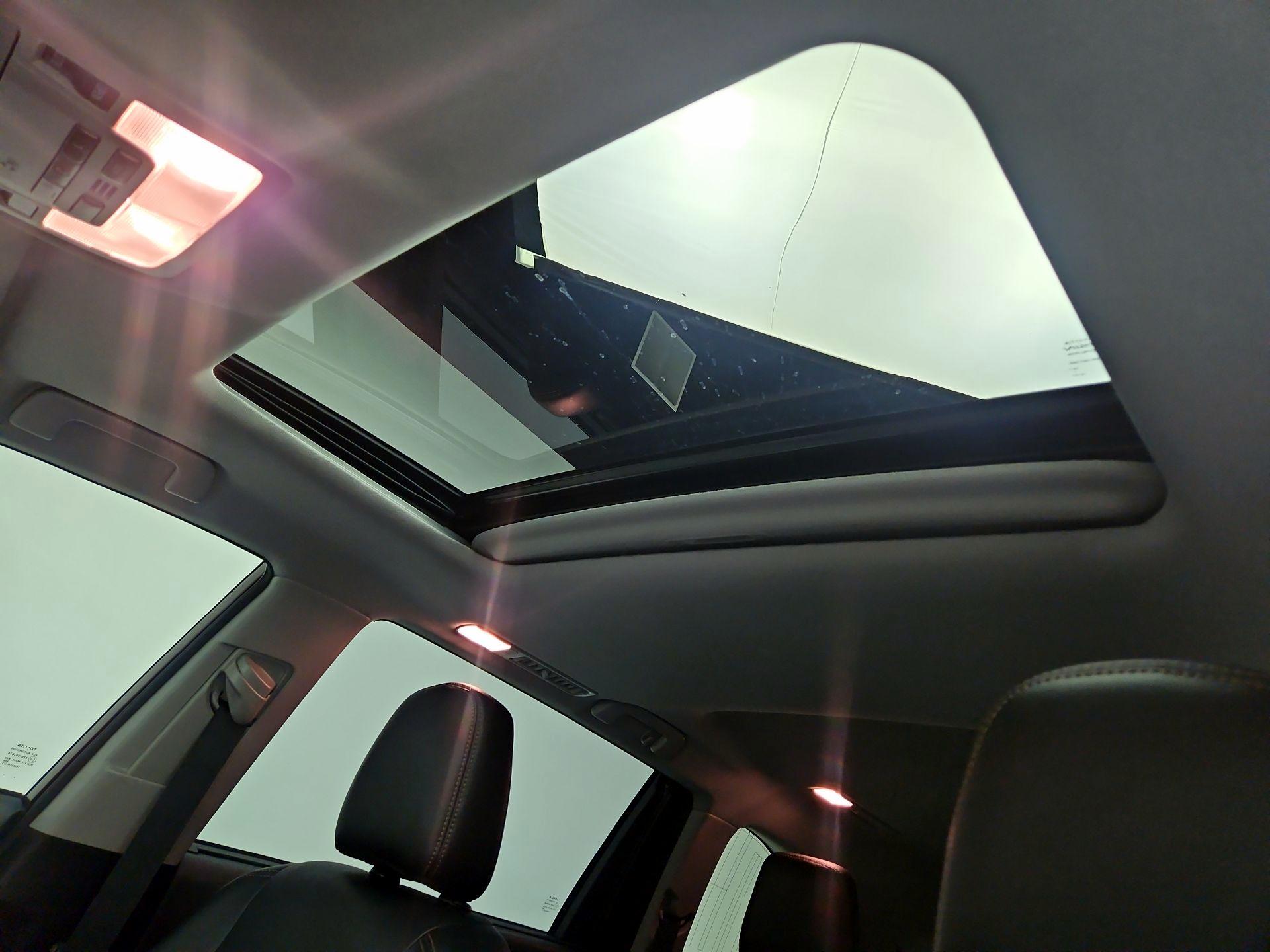 Thumbnail: 2018 Toyota Highlander - 20