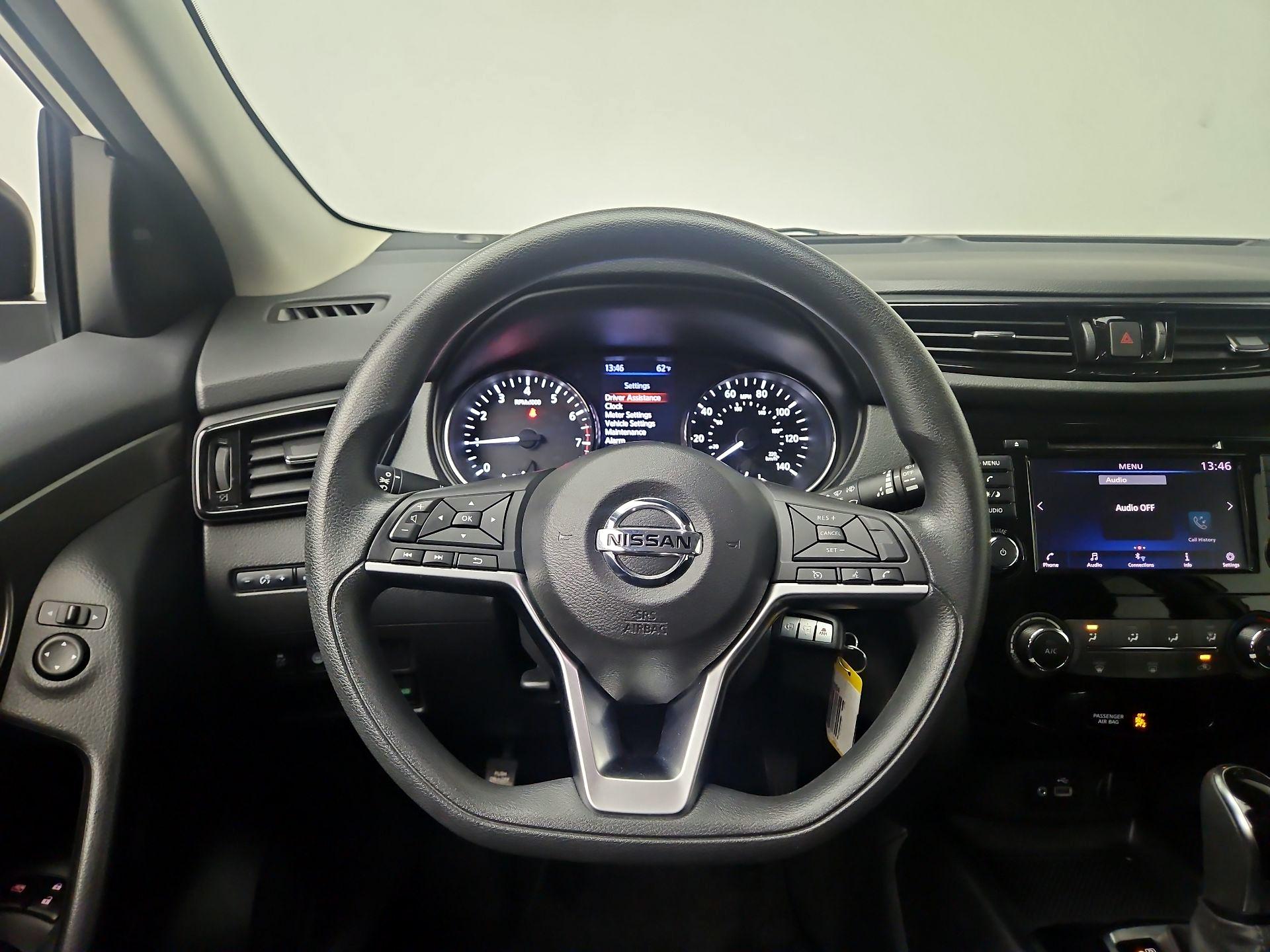 Thumbnail: 2021 Nissan Rogue Sport - 10