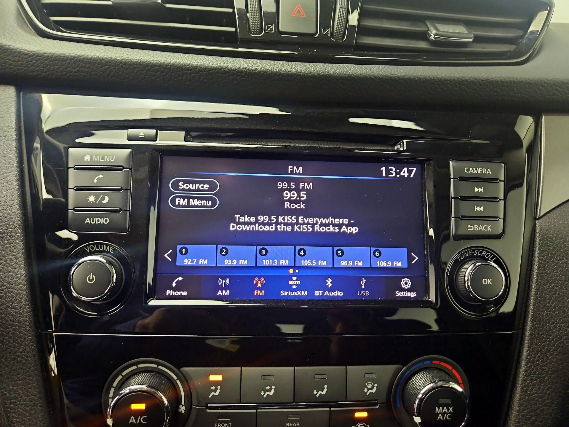 Thumbnail: 2021 Nissan Rogue Sport - 15