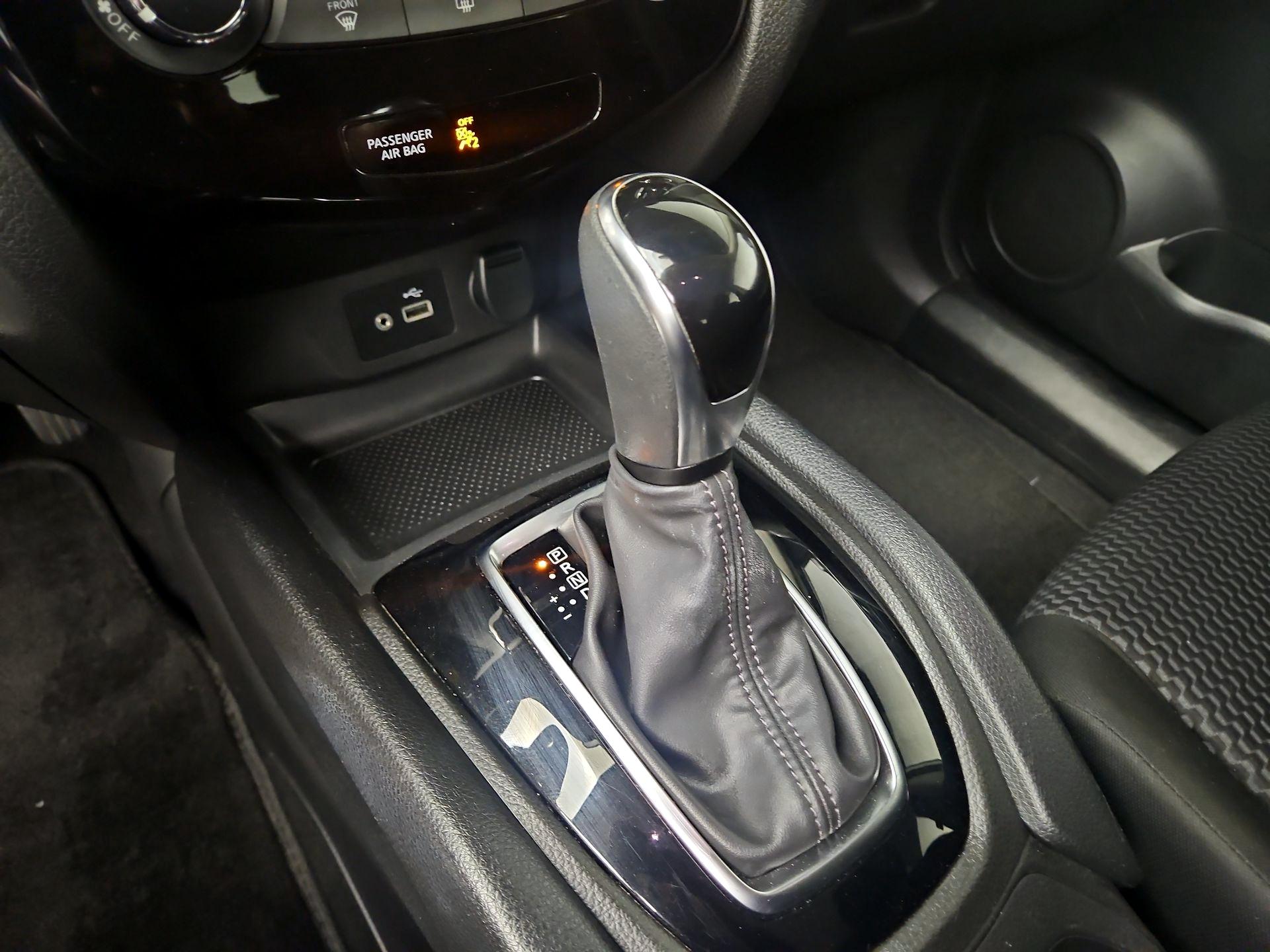 Thumbnail: 2021 Nissan Rogue Sport - 17