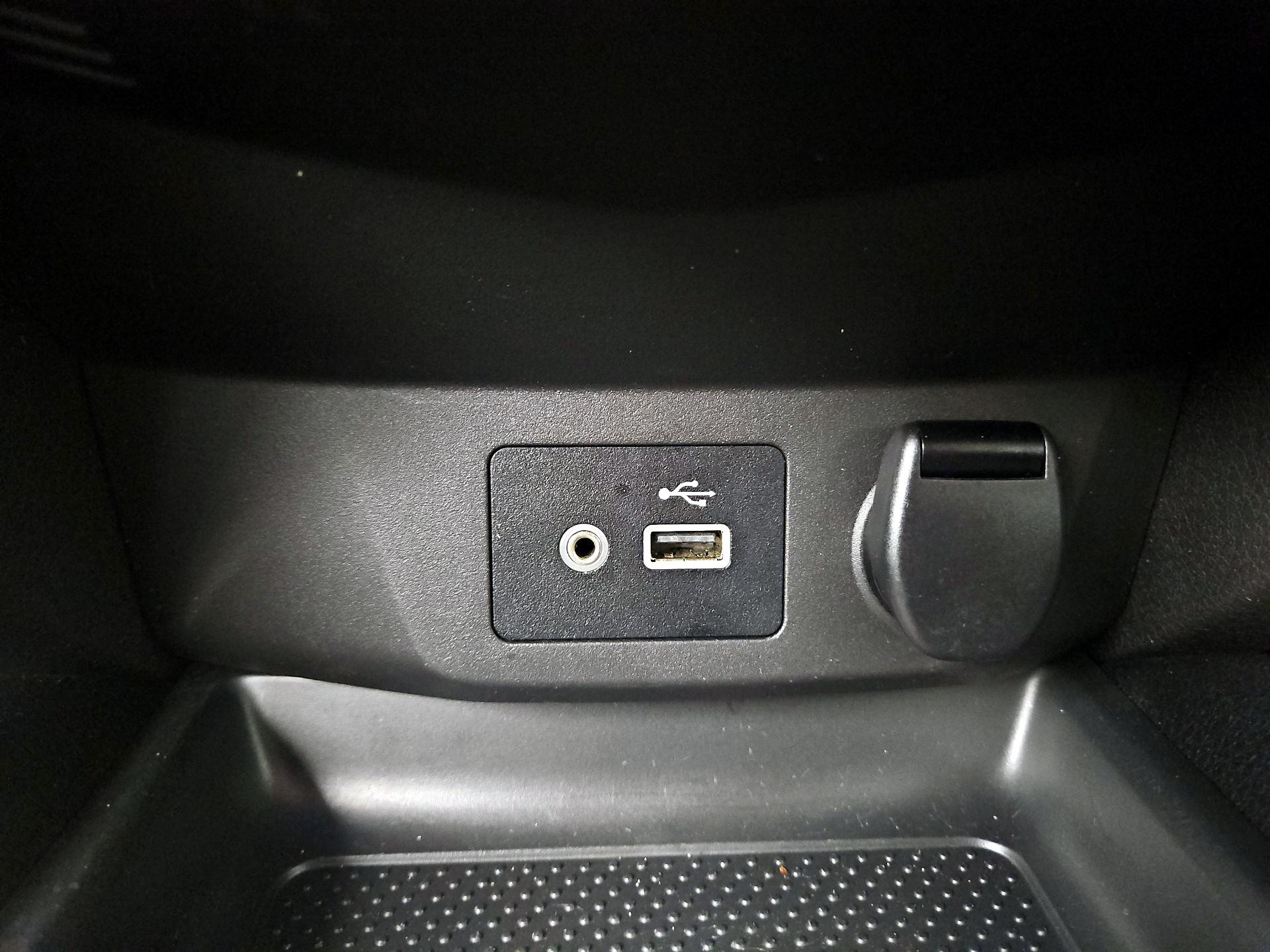 Thumbnail: 2021 Nissan Rogue Sport - 18