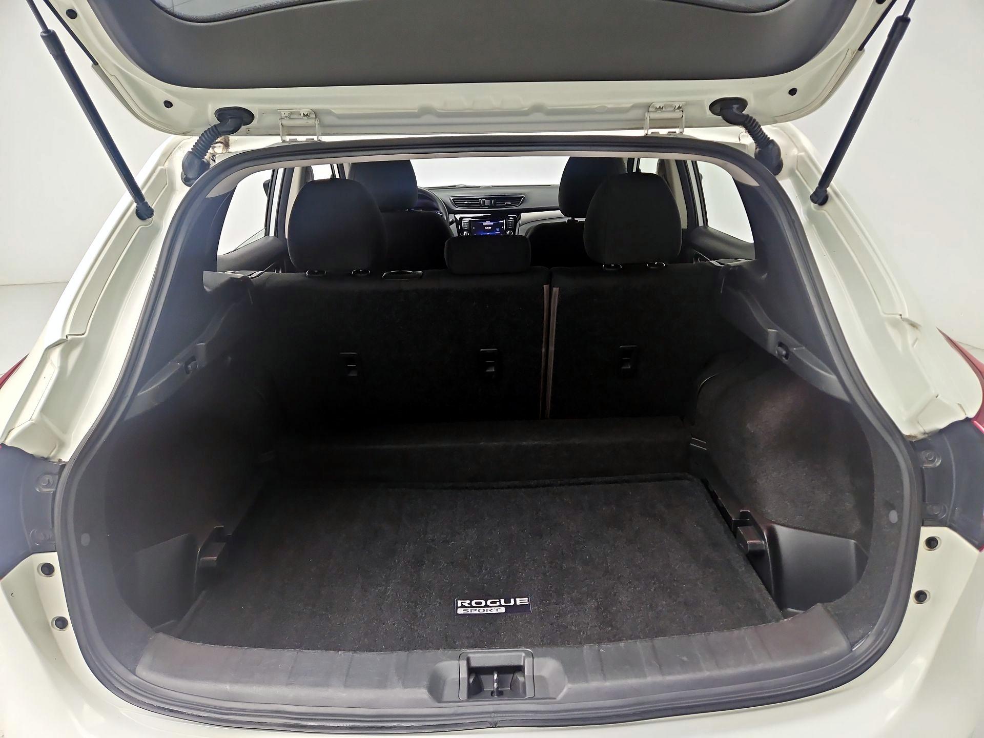 Thumbnail: 2021 Nissan Rogue Sport - 20