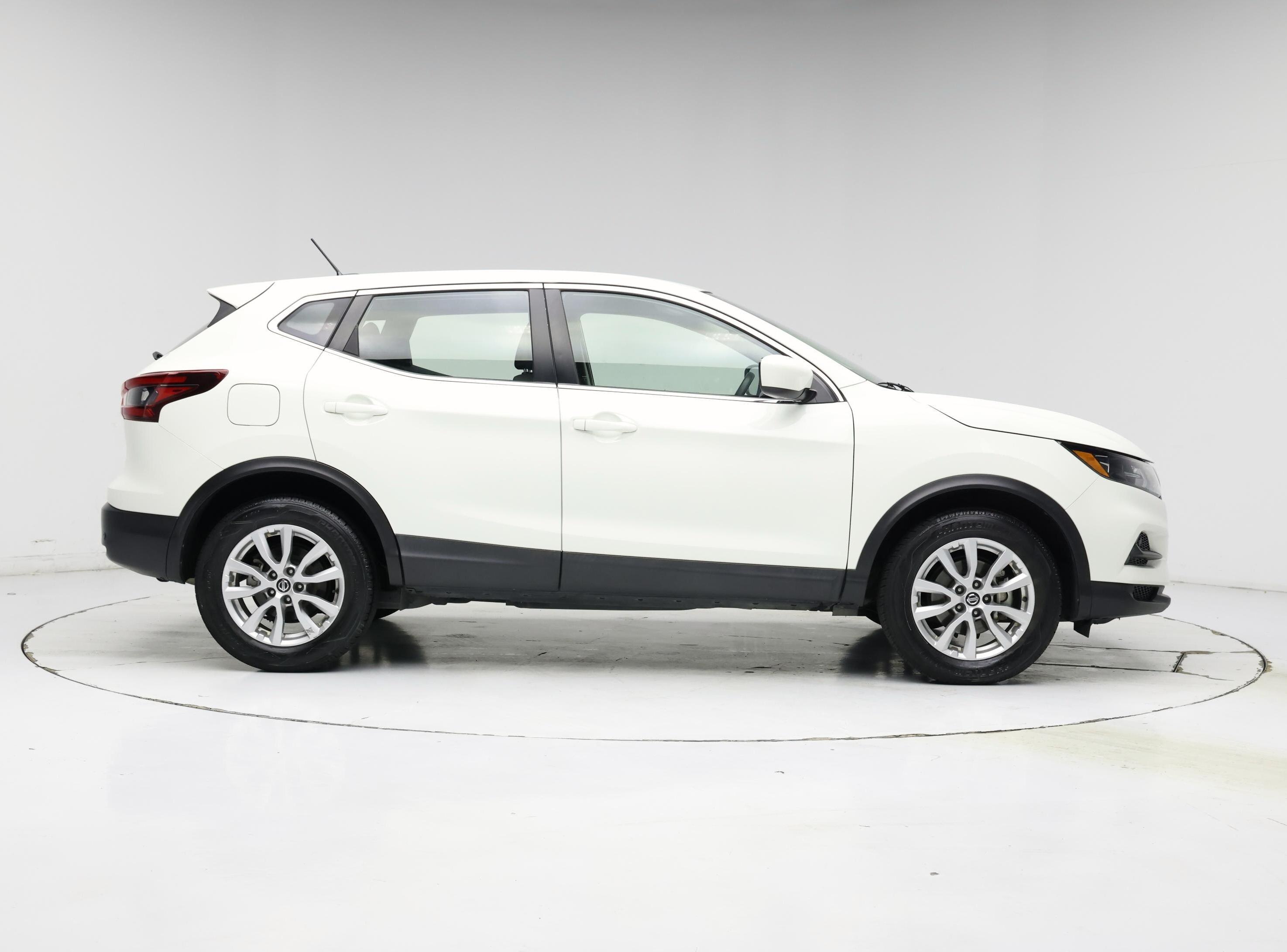 Thumbnail: 2021 Nissan Rogue Sport - 7