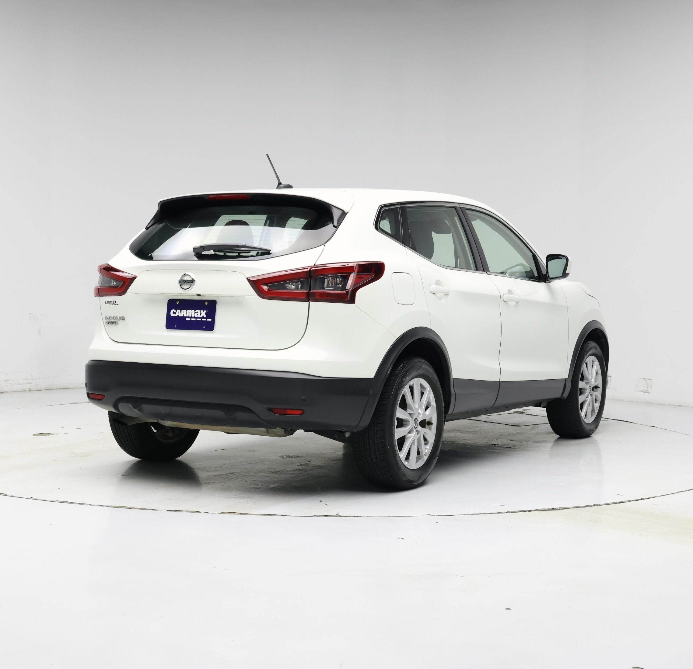 Thumbnail: 2021 Nissan Rogue Sport - 8