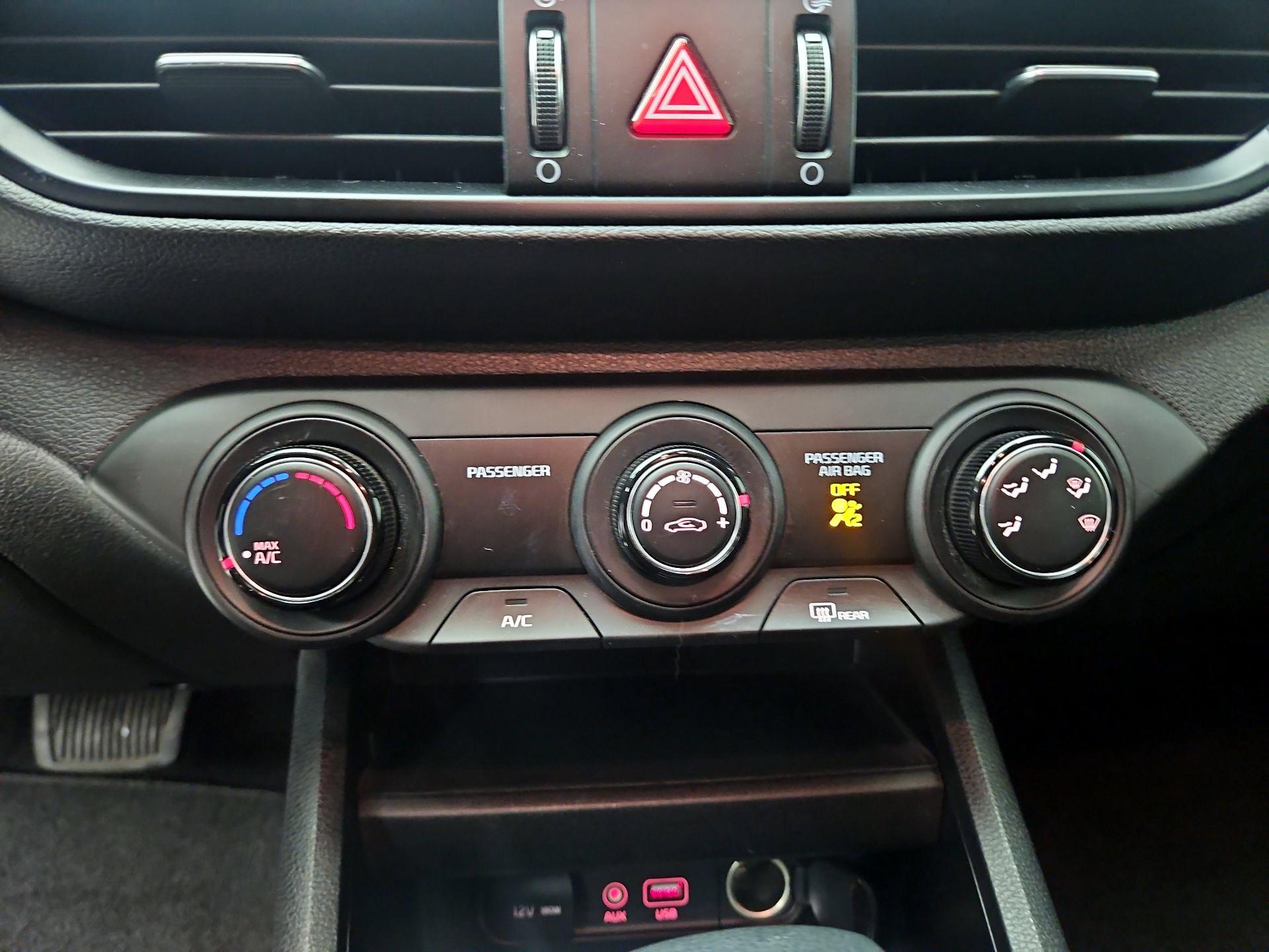 Thumbnail: 2021 Kia Forte - 16