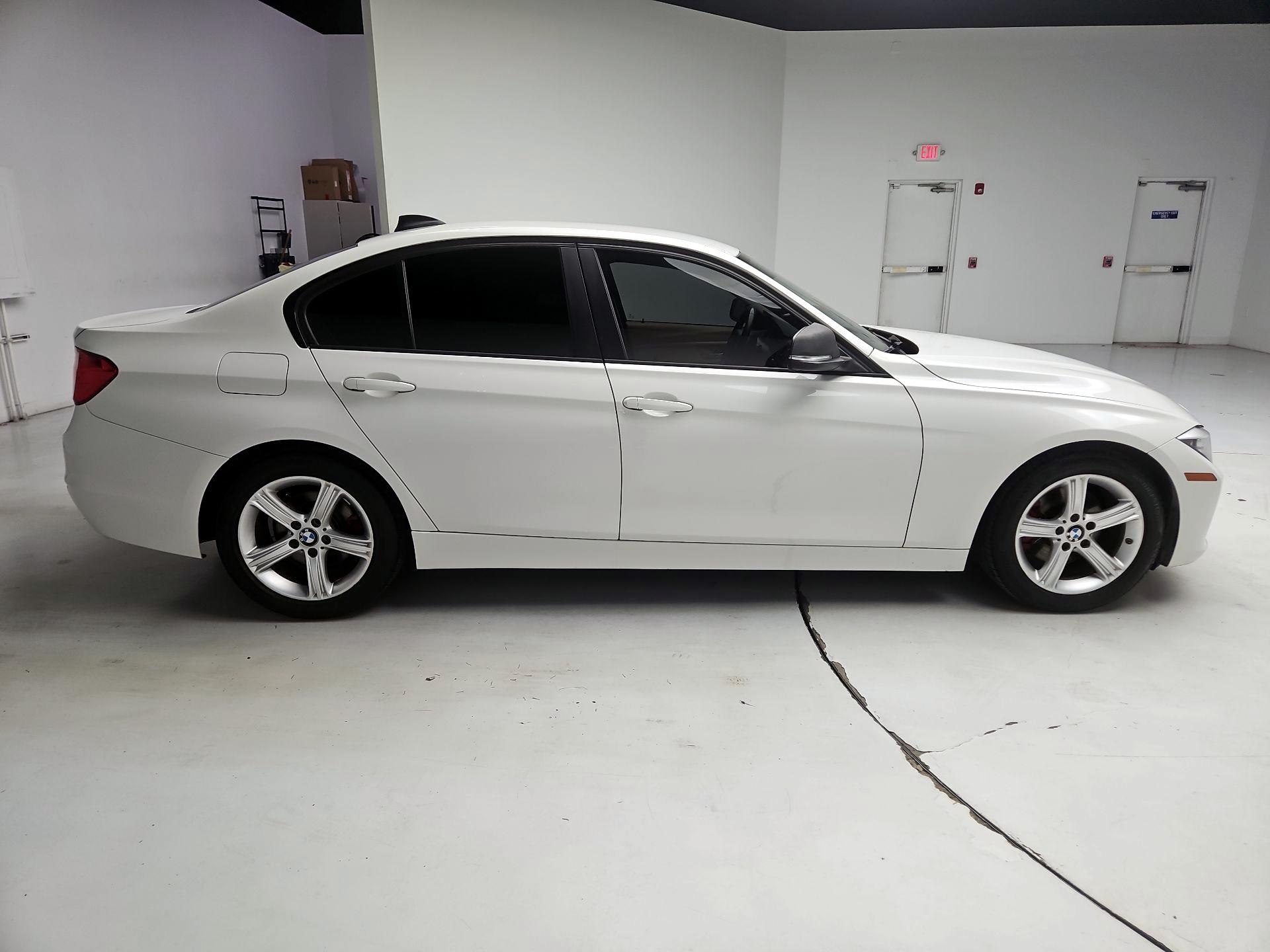 Thumbnail: 2014 BMW 3 Series - 4