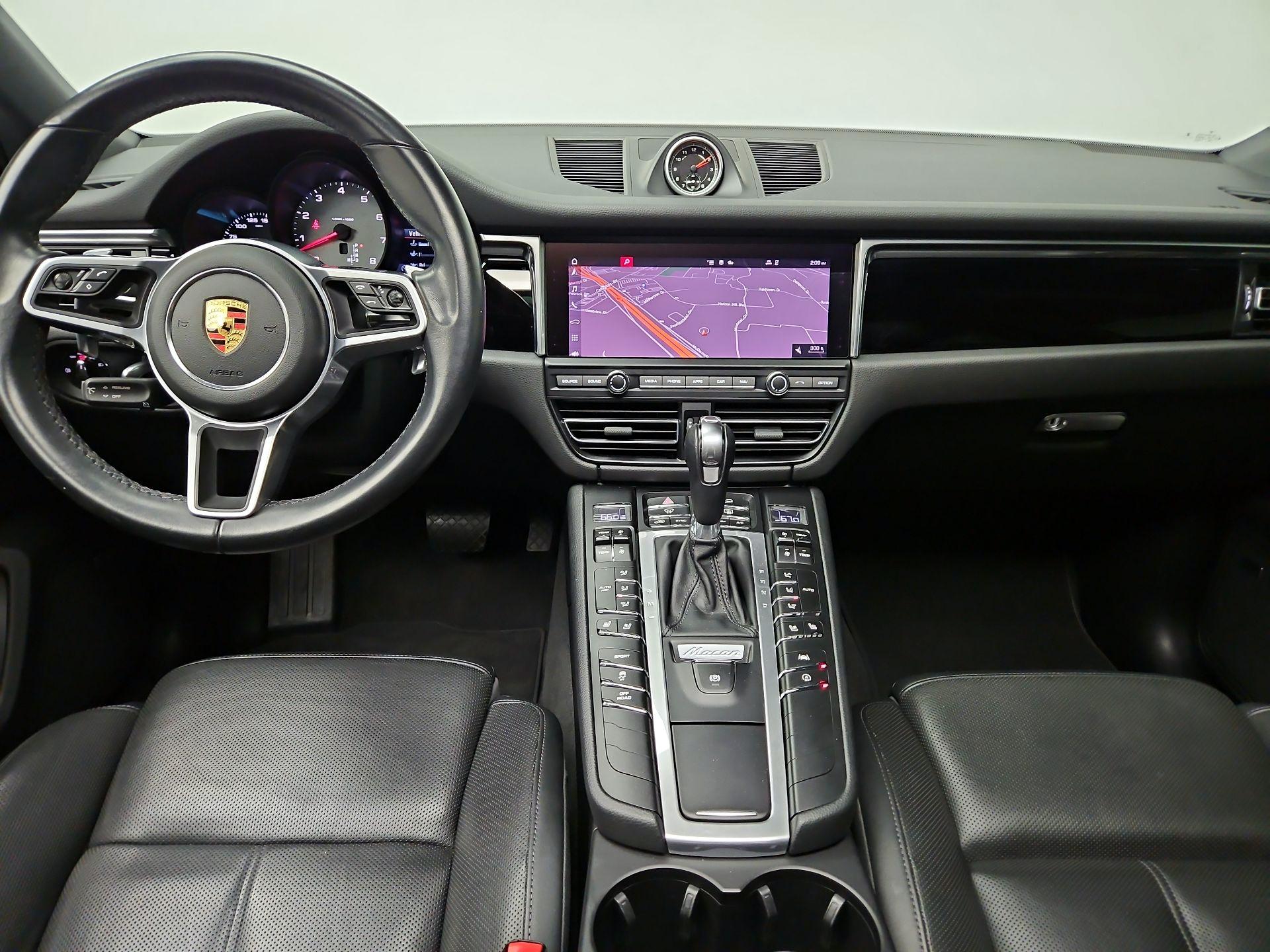 Thumbnail: 2020 Porsche Macan - 9