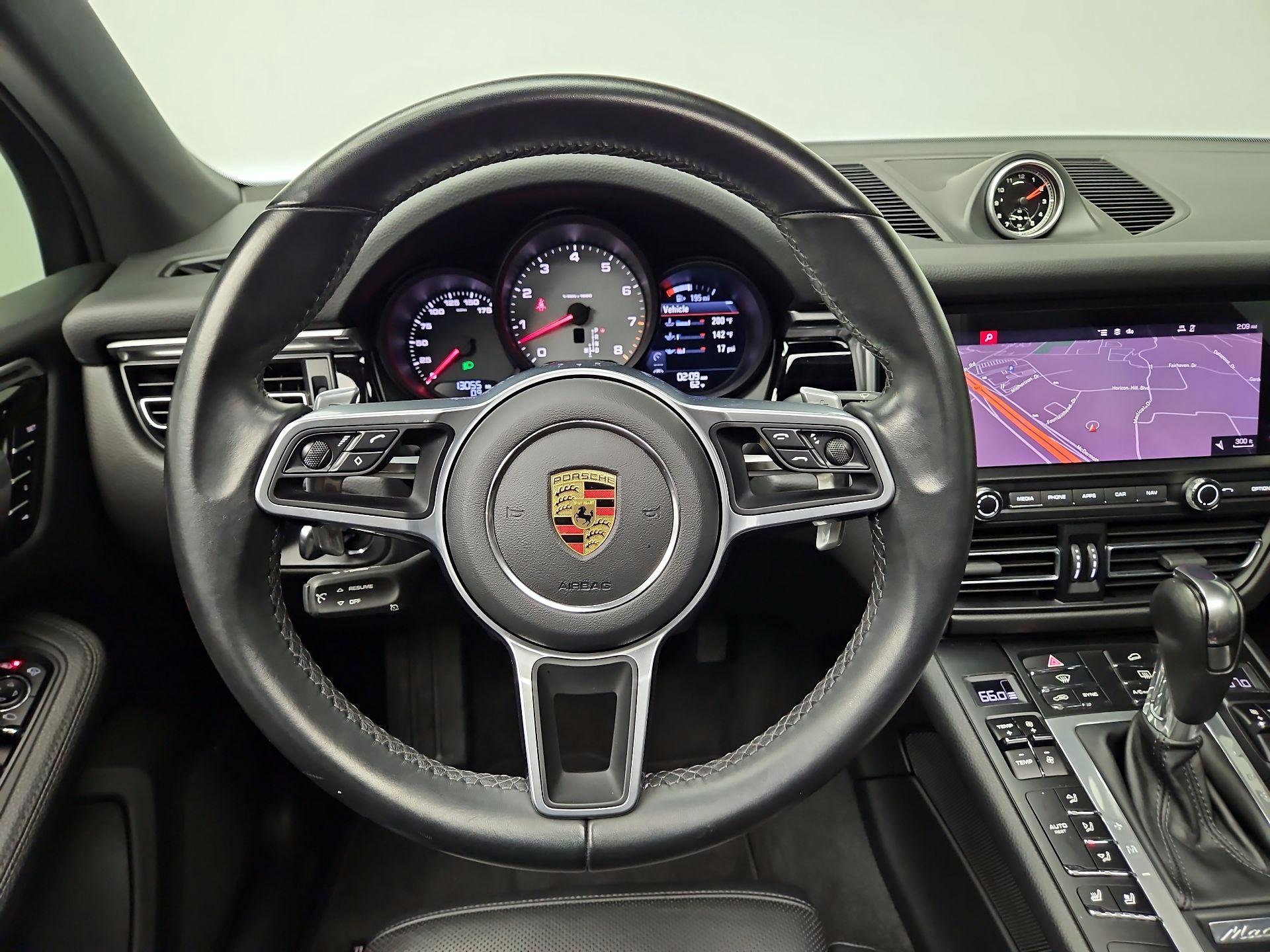 Thumbnail: 2020 Porsche Macan - 10