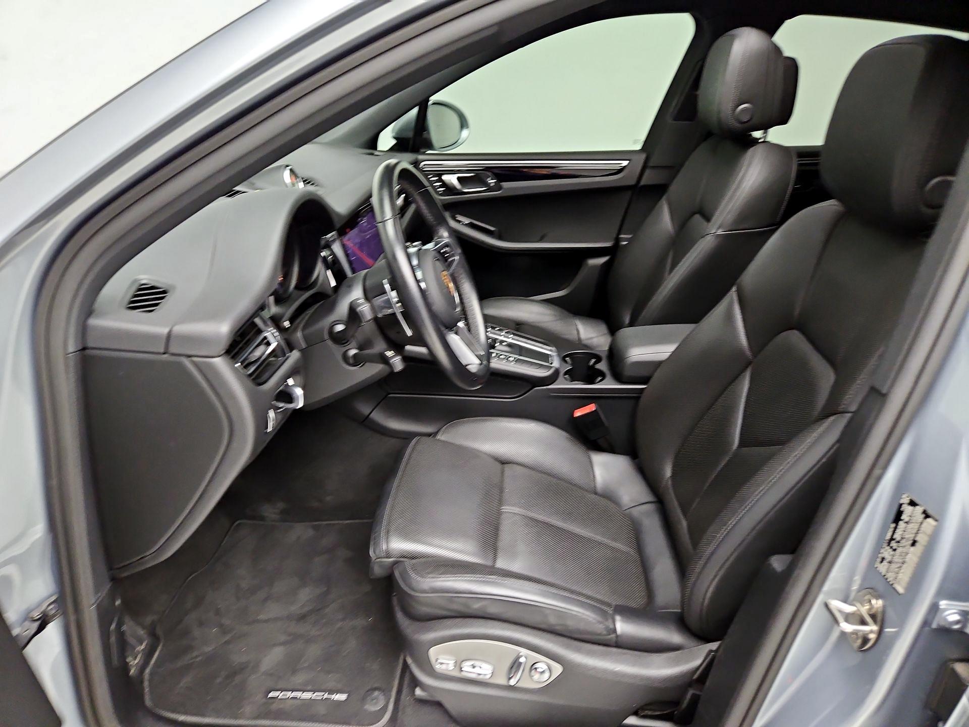 Thumbnail: 2020 Porsche Macan - 11