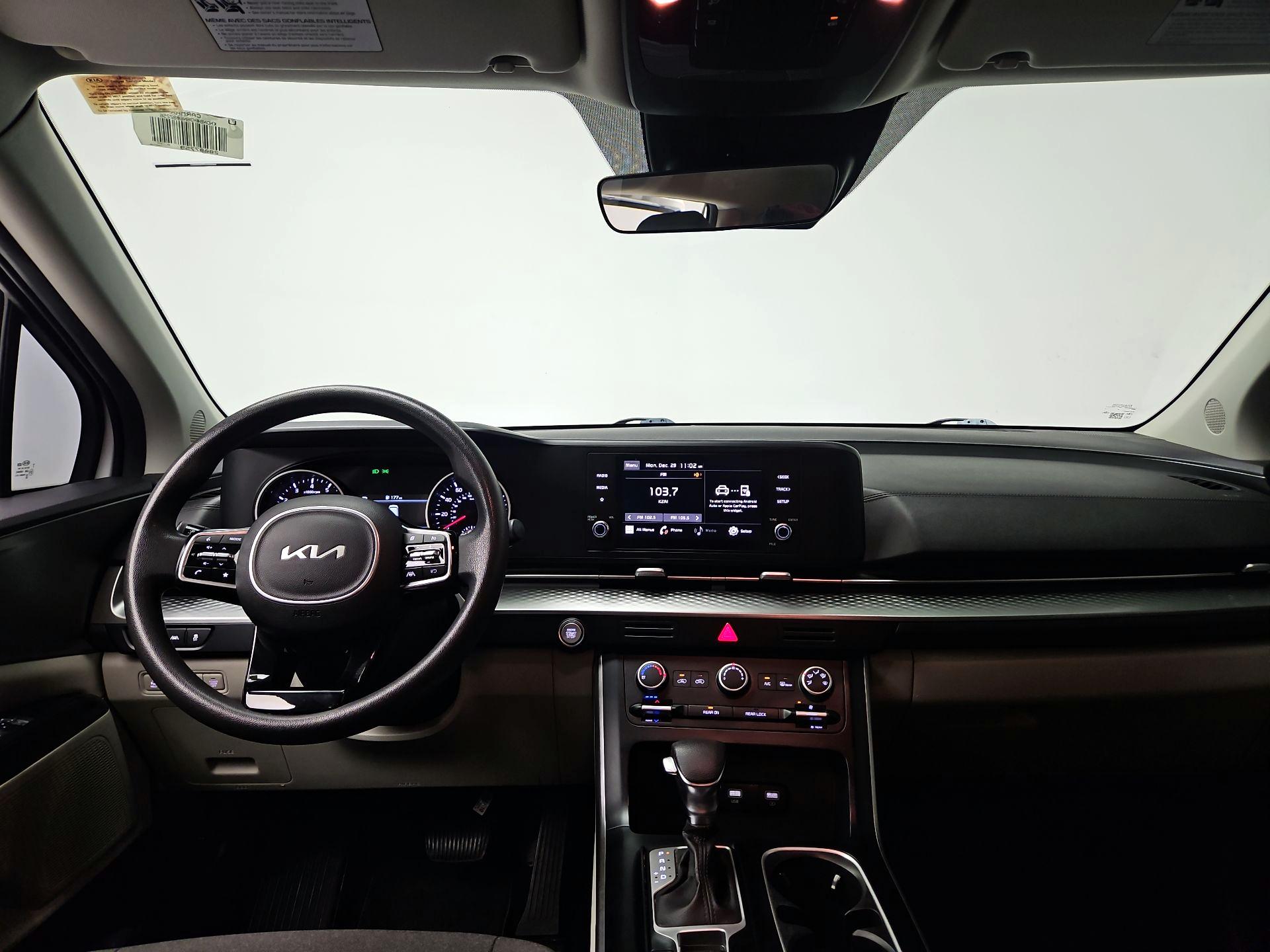 Thumbnail: 2022 Kia Carnival - 9