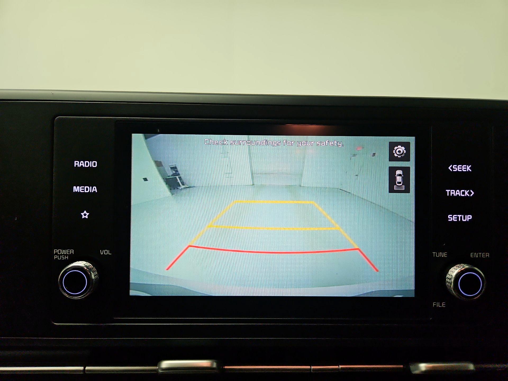 Thumbnail: 2022 Kia Carnival - 14