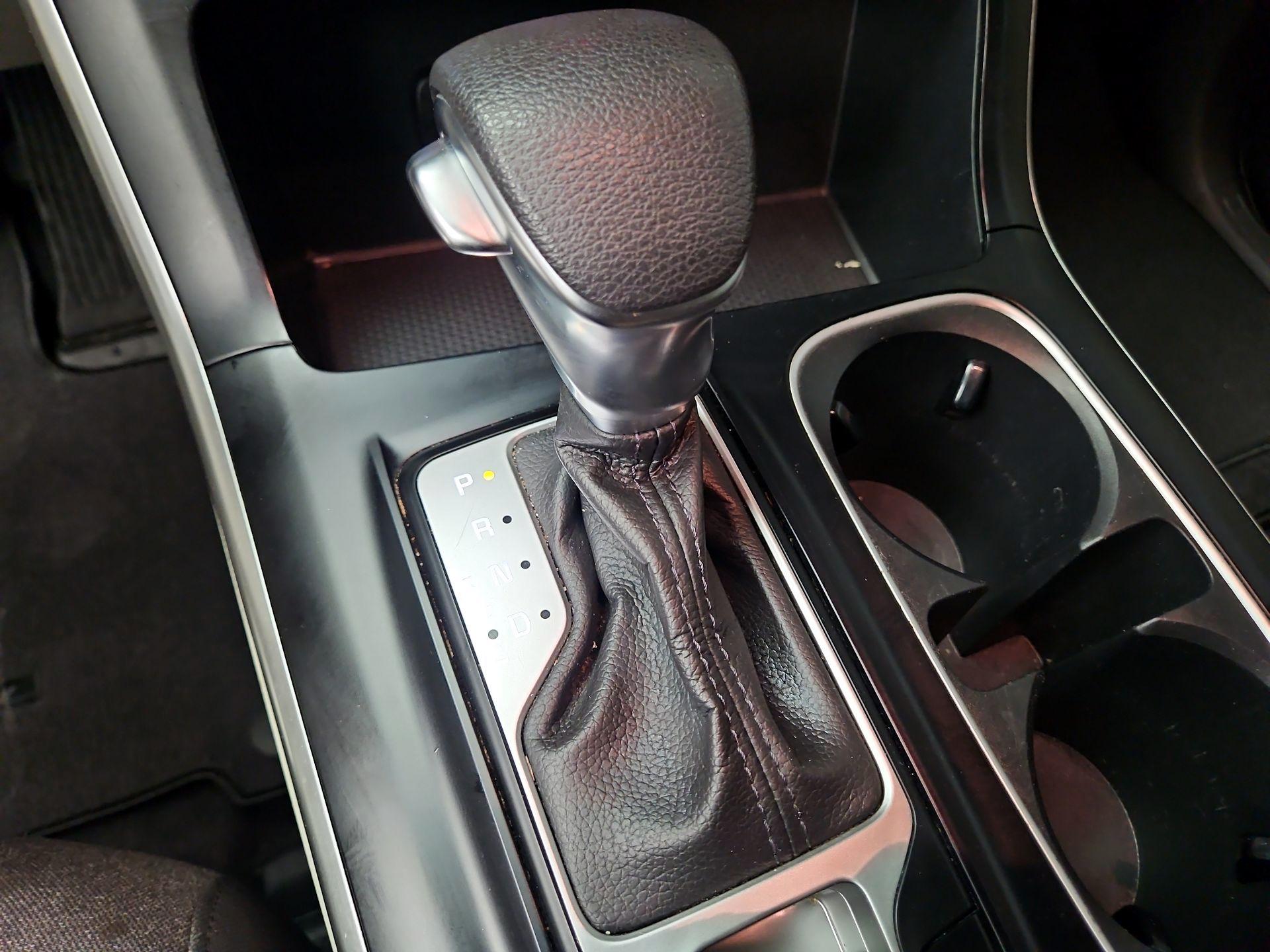 Thumbnail: 2022 Kia Carnival - 17