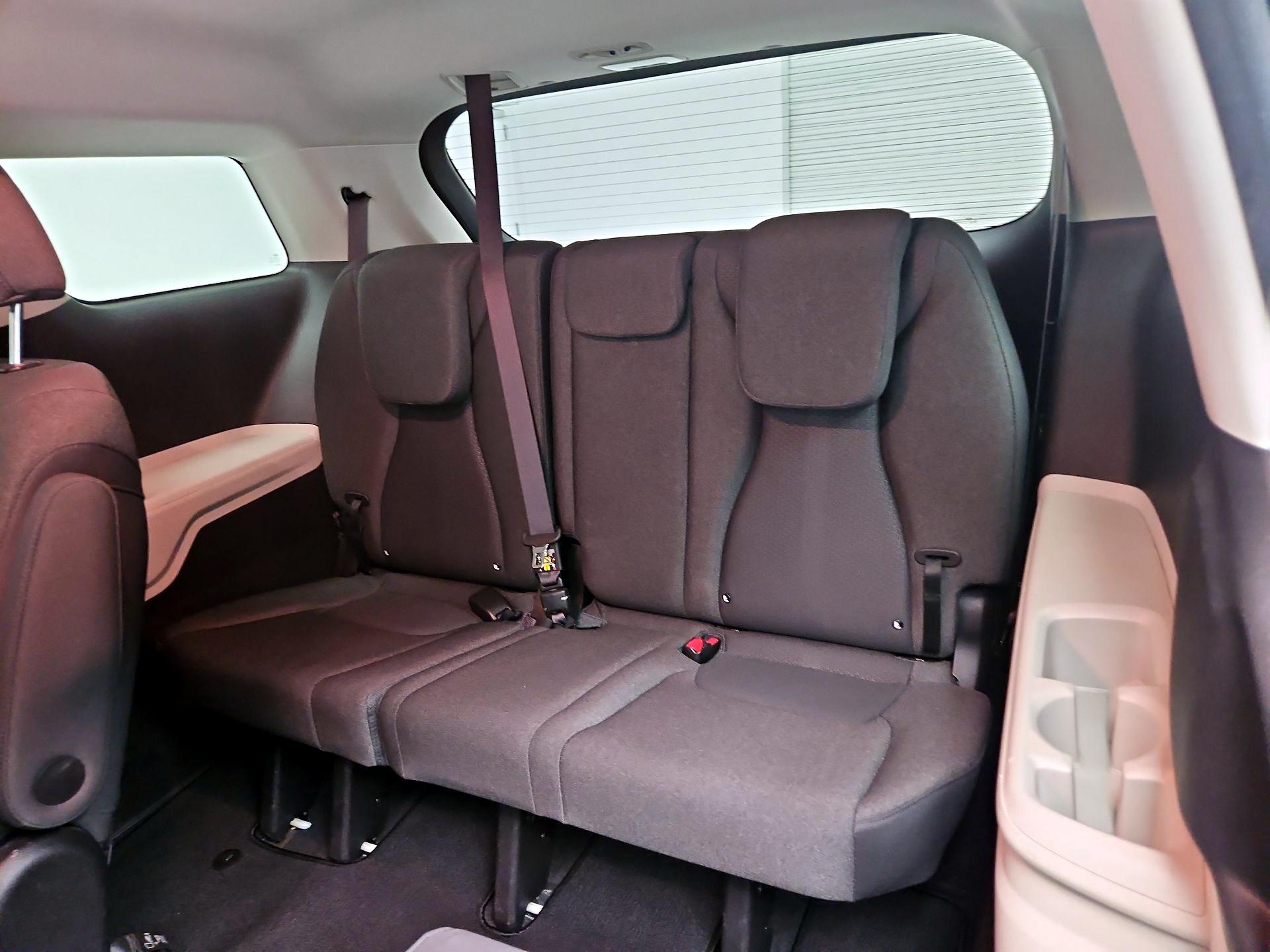 Thumbnail: 2022 Kia Carnival - 20