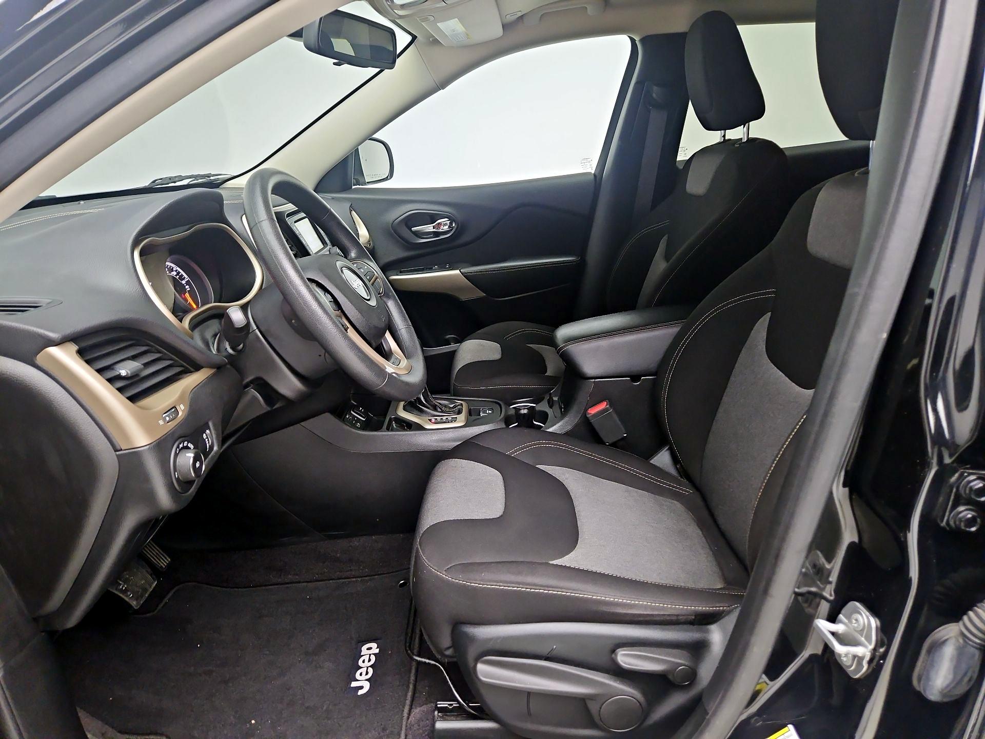 Thumbnail: 2018 Jeep Cherokee - 11