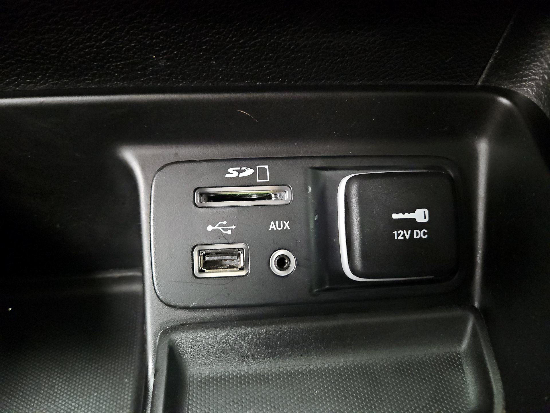 Thumbnail: 2018 Jeep Cherokee - 18