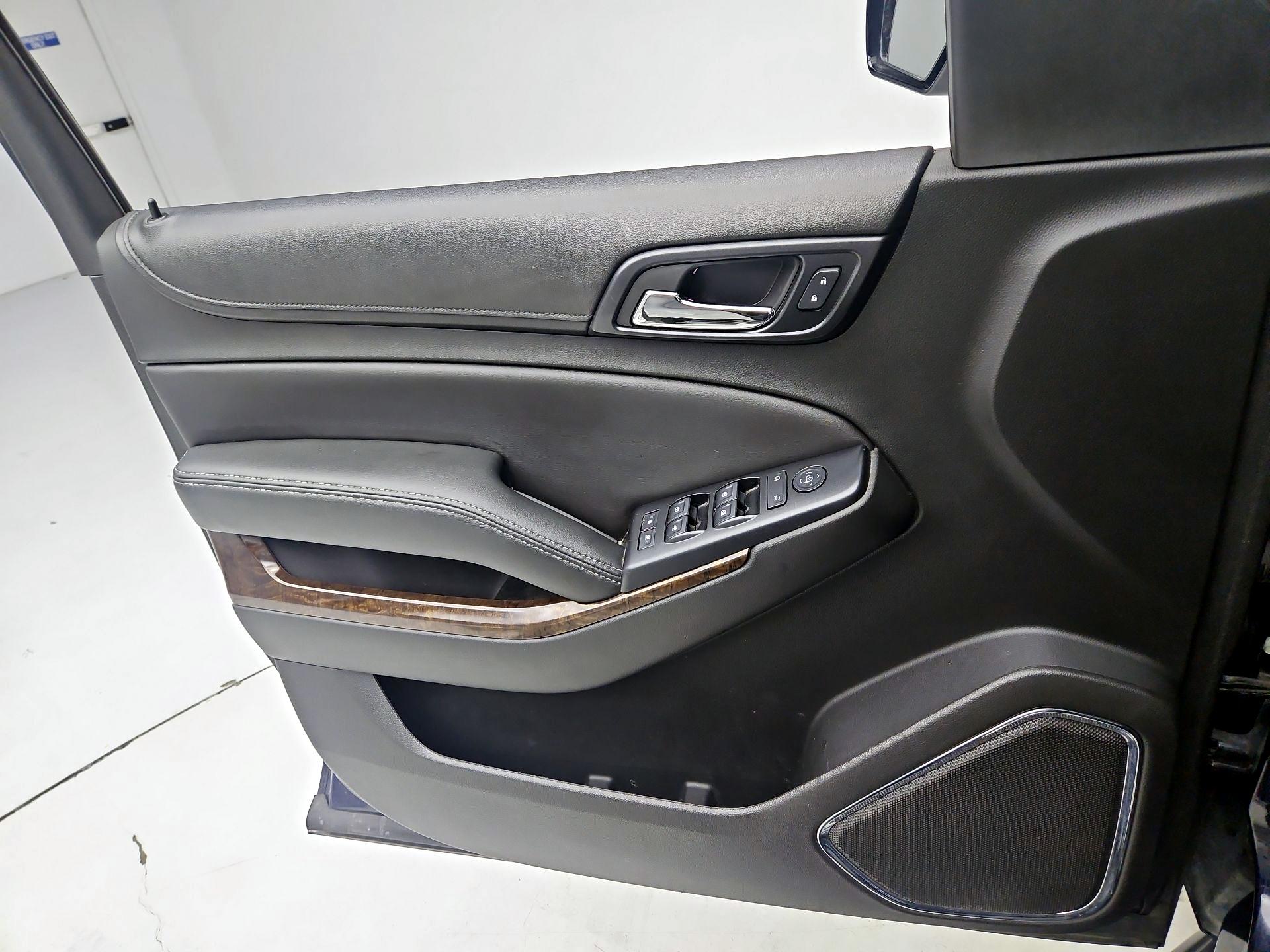 Thumbnail: 2018 Chevrolet Tahoe - 12