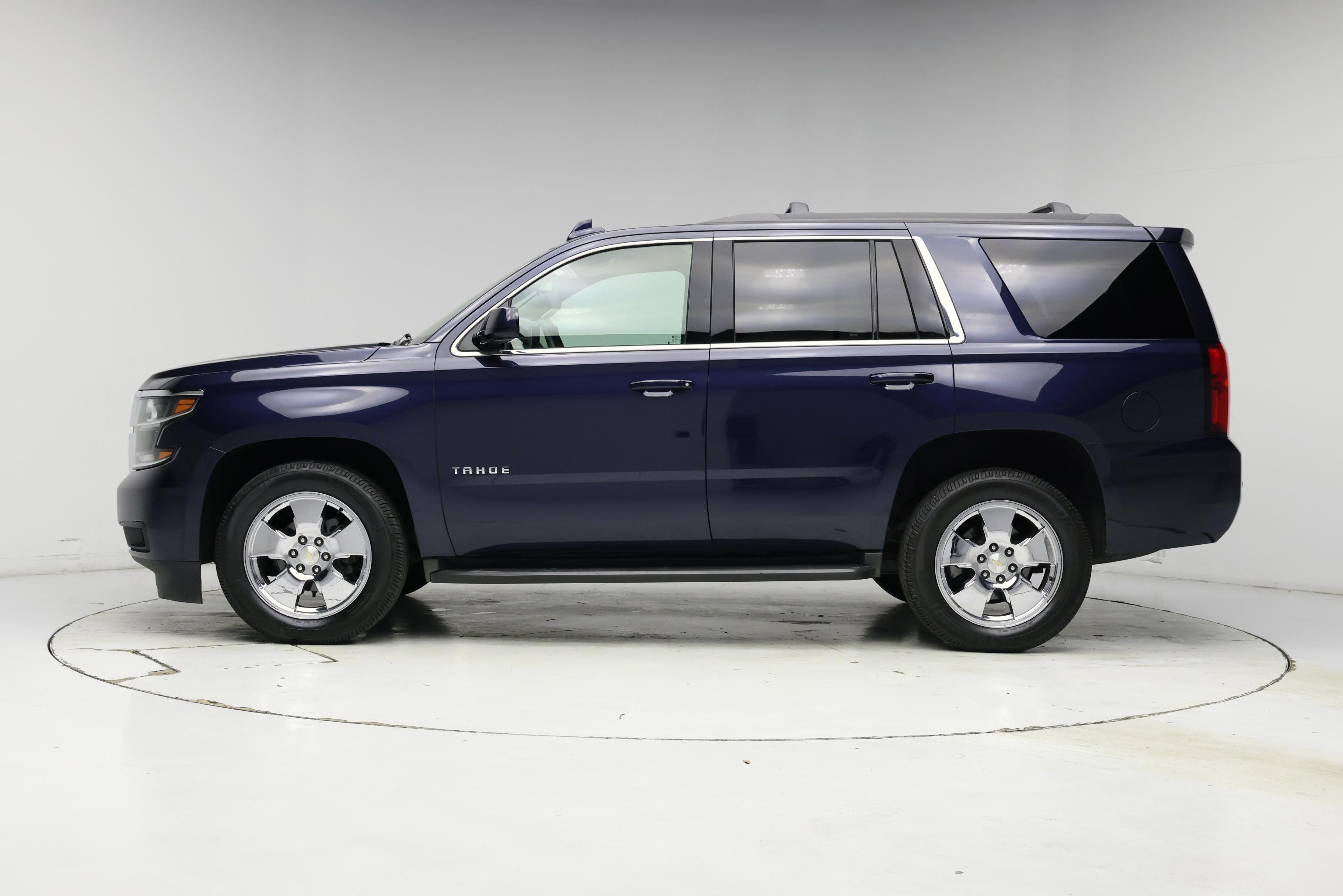 Thumbnail: 2018 Chevrolet Tahoe - 3