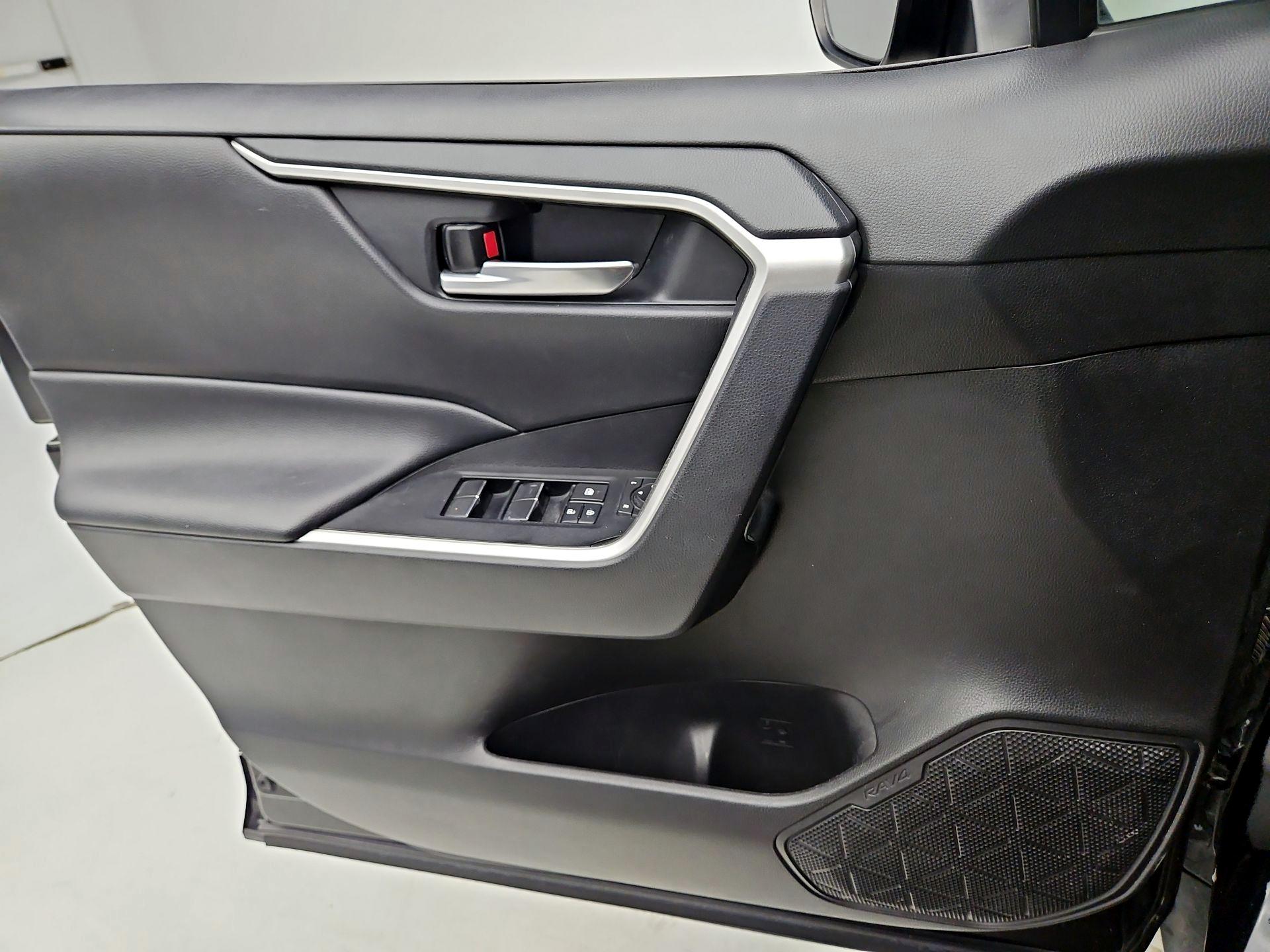 Thumbnail: 2021 Toyota RAV4 - 12