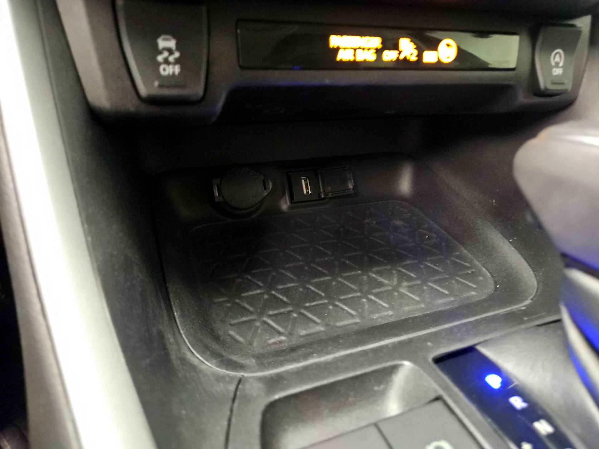 Thumbnail: 2021 Toyota RAV4 - 18