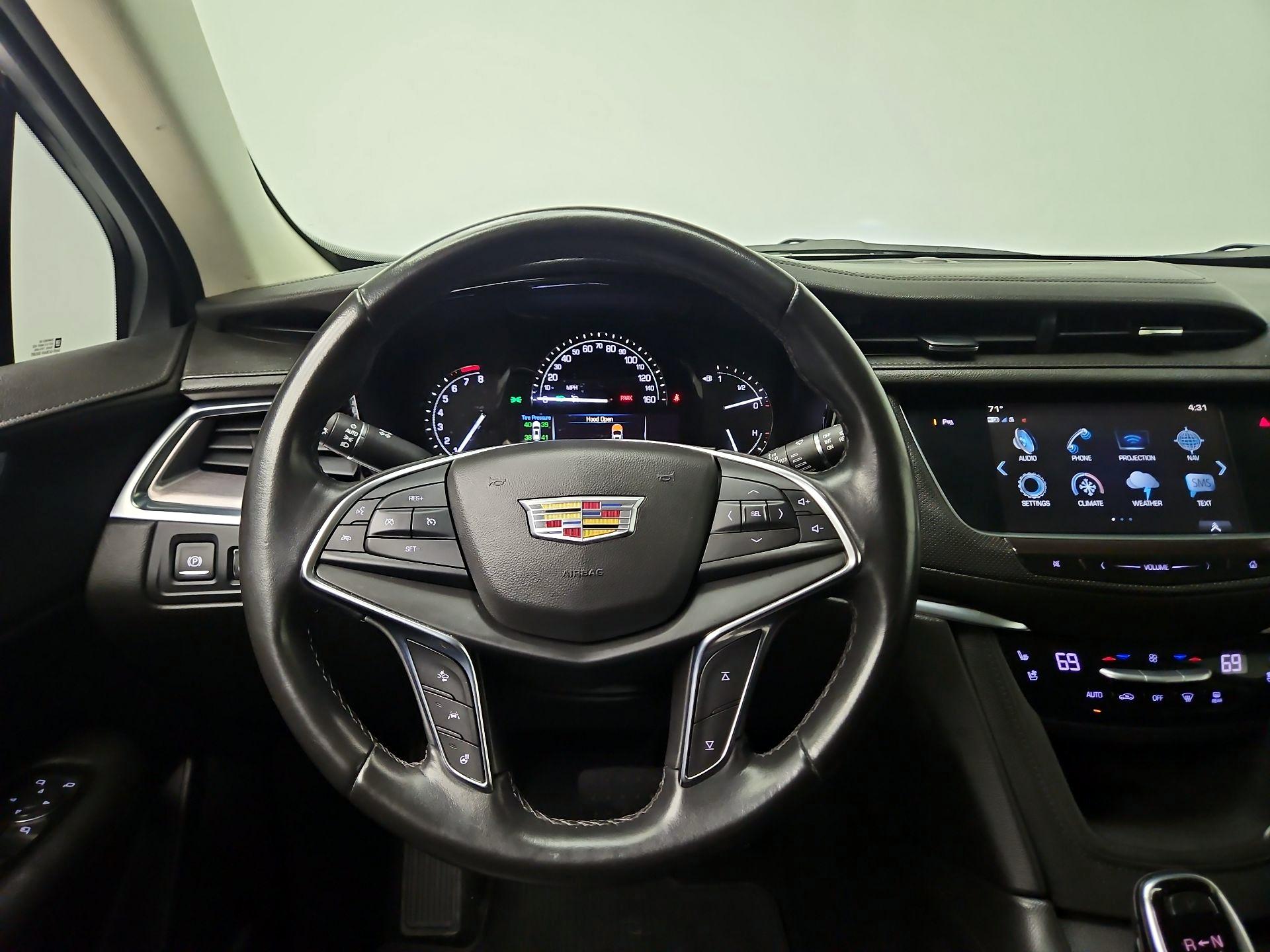 Thumbnail: 2018 Cadillac XT5 - 10