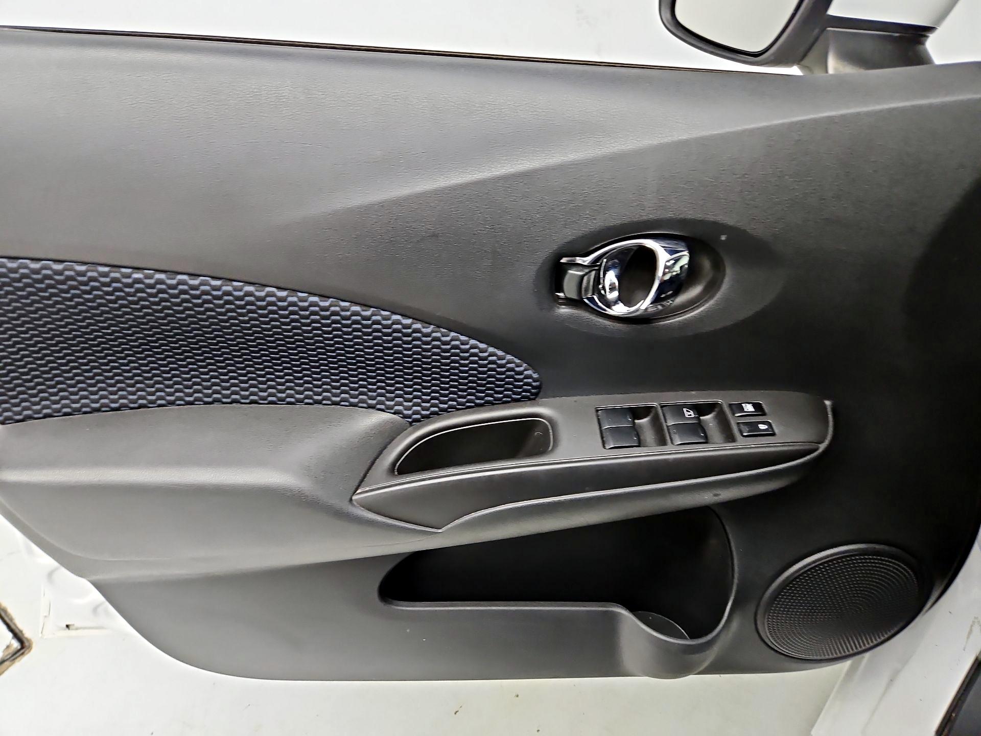 Thumbnail: 2017 Nissan Versa Note - 12