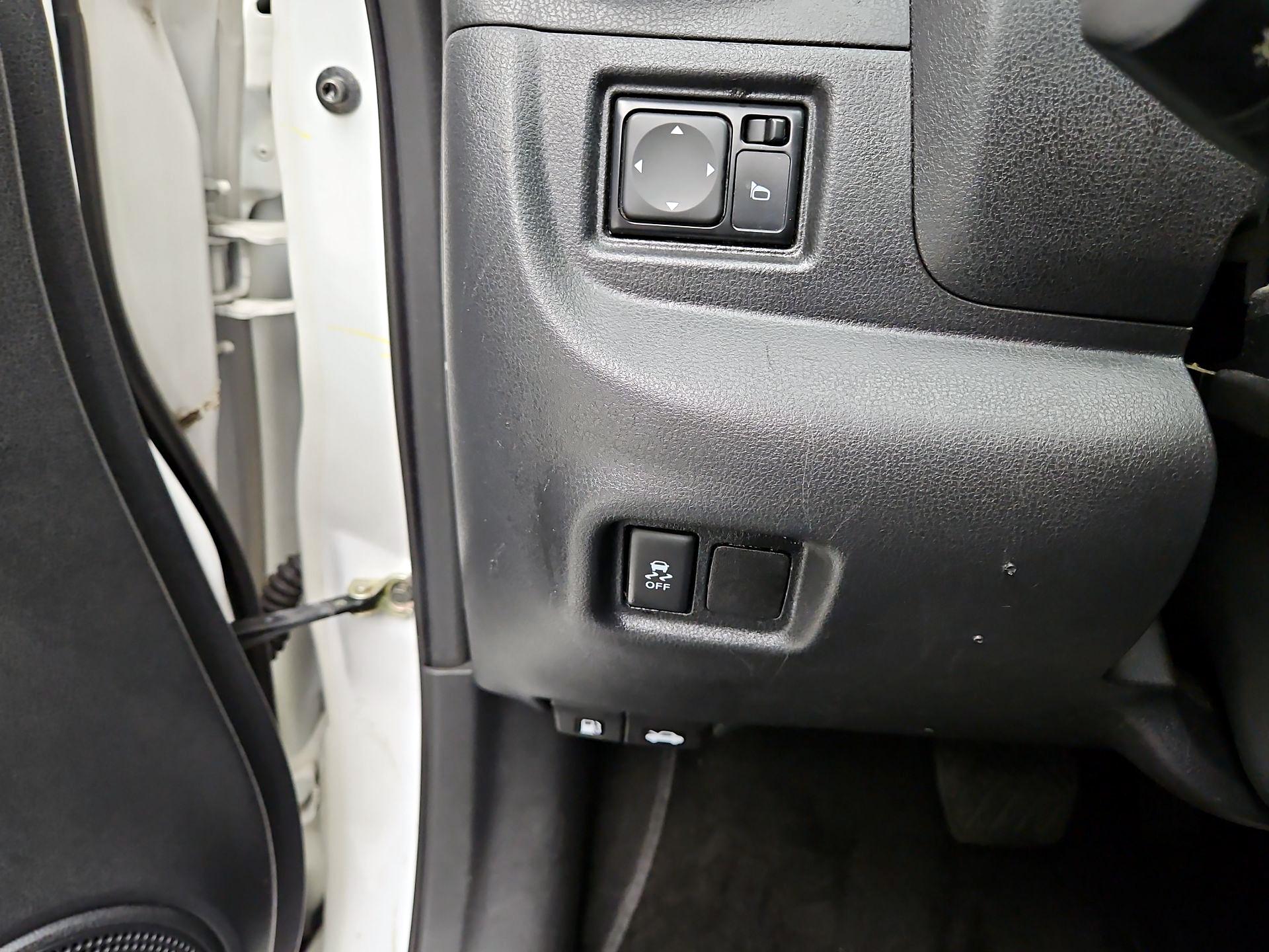 Thumbnail: 2017 Nissan Versa Note - 13