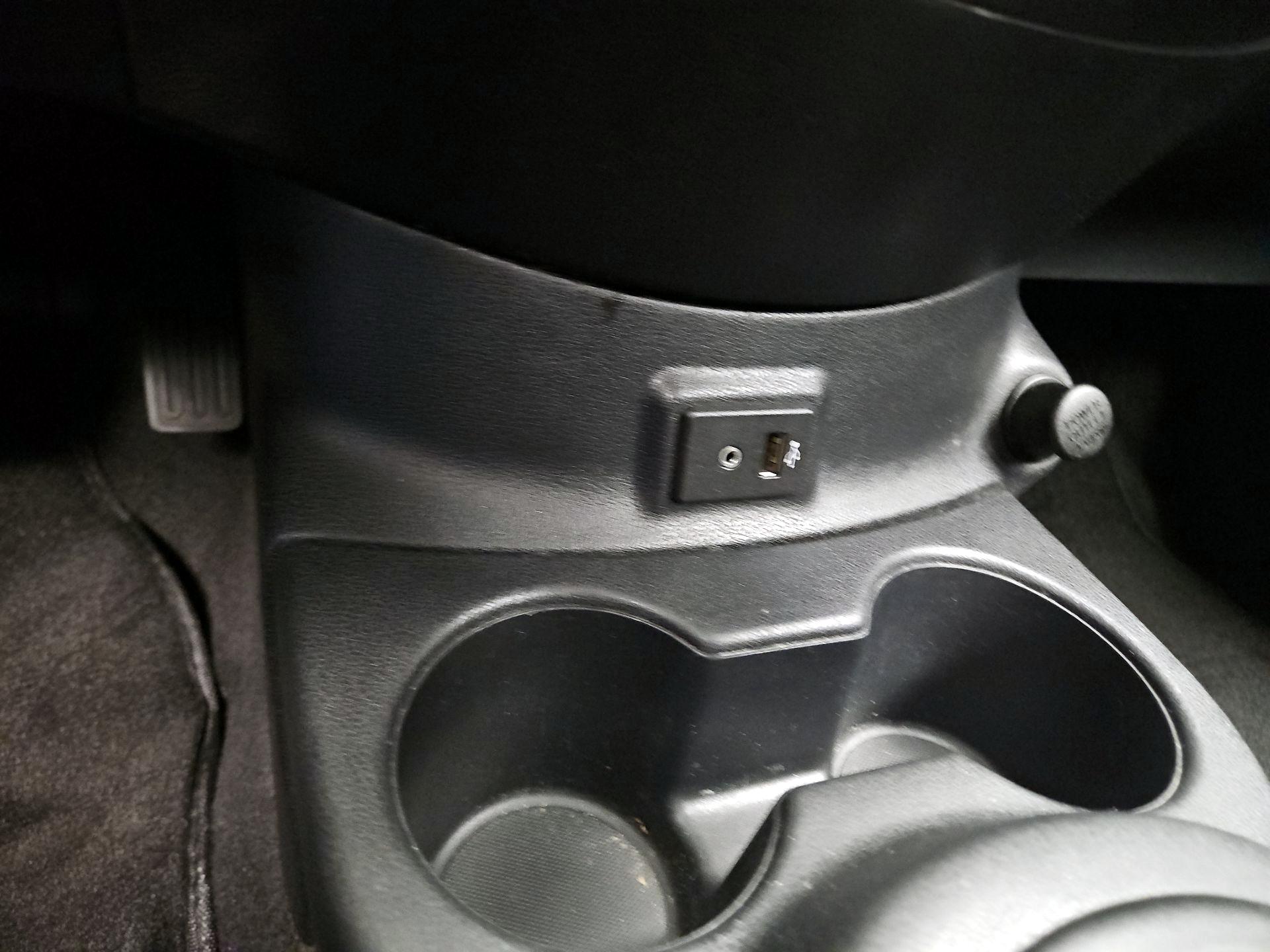 Thumbnail: 2017 Nissan Versa Note - 18