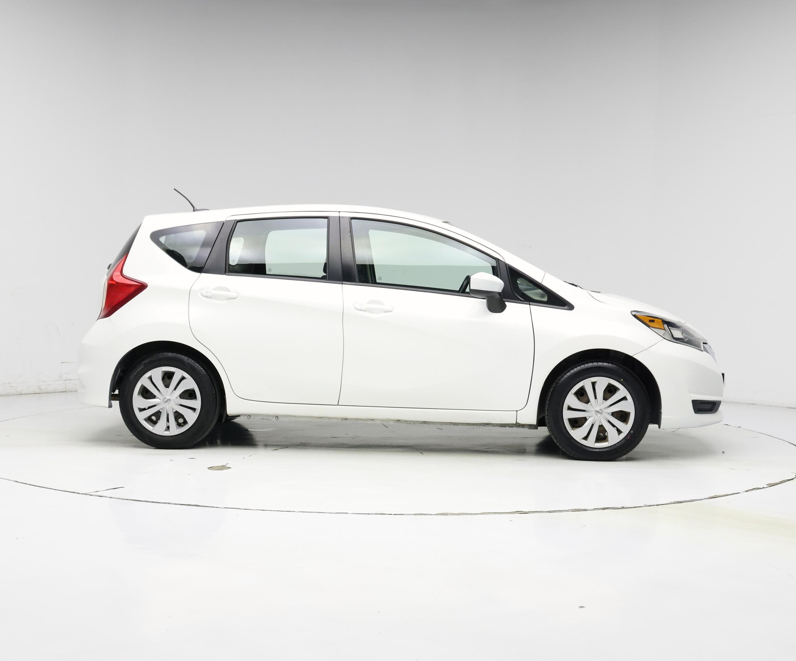 Thumbnail: 2017 Nissan Versa Note - 7