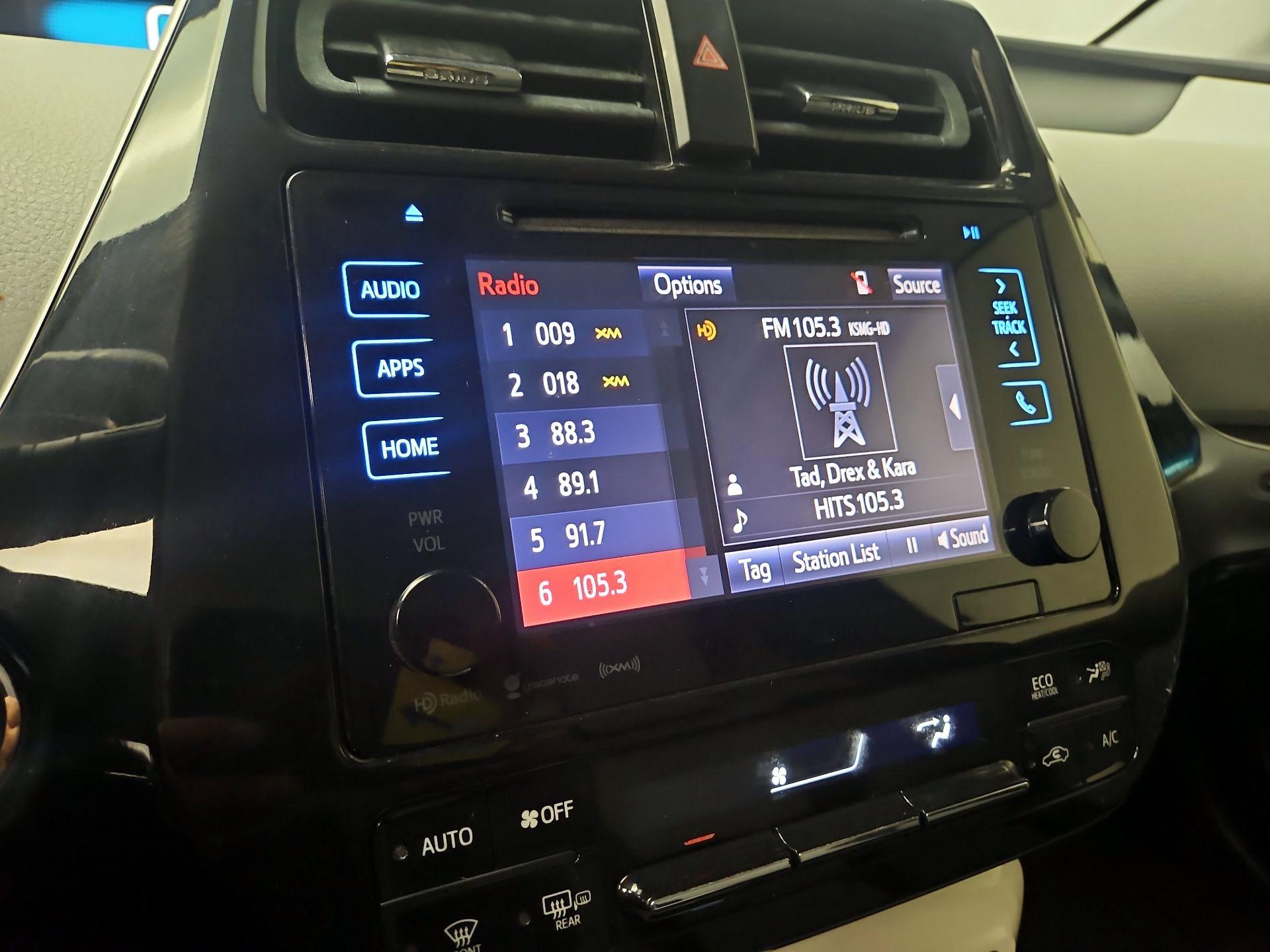 Thumbnail: 2017 Toyota Prius - 15