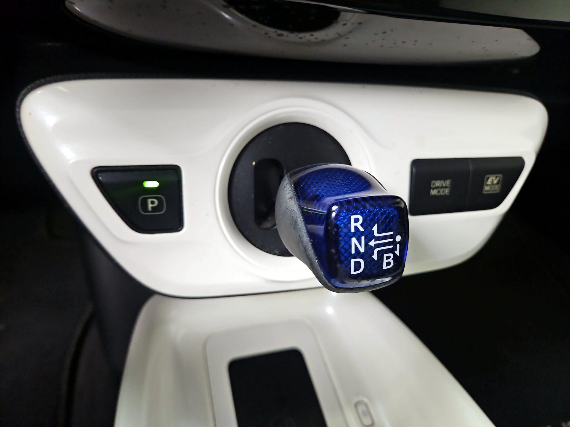 Thumbnail: 2017 Toyota Prius - 17