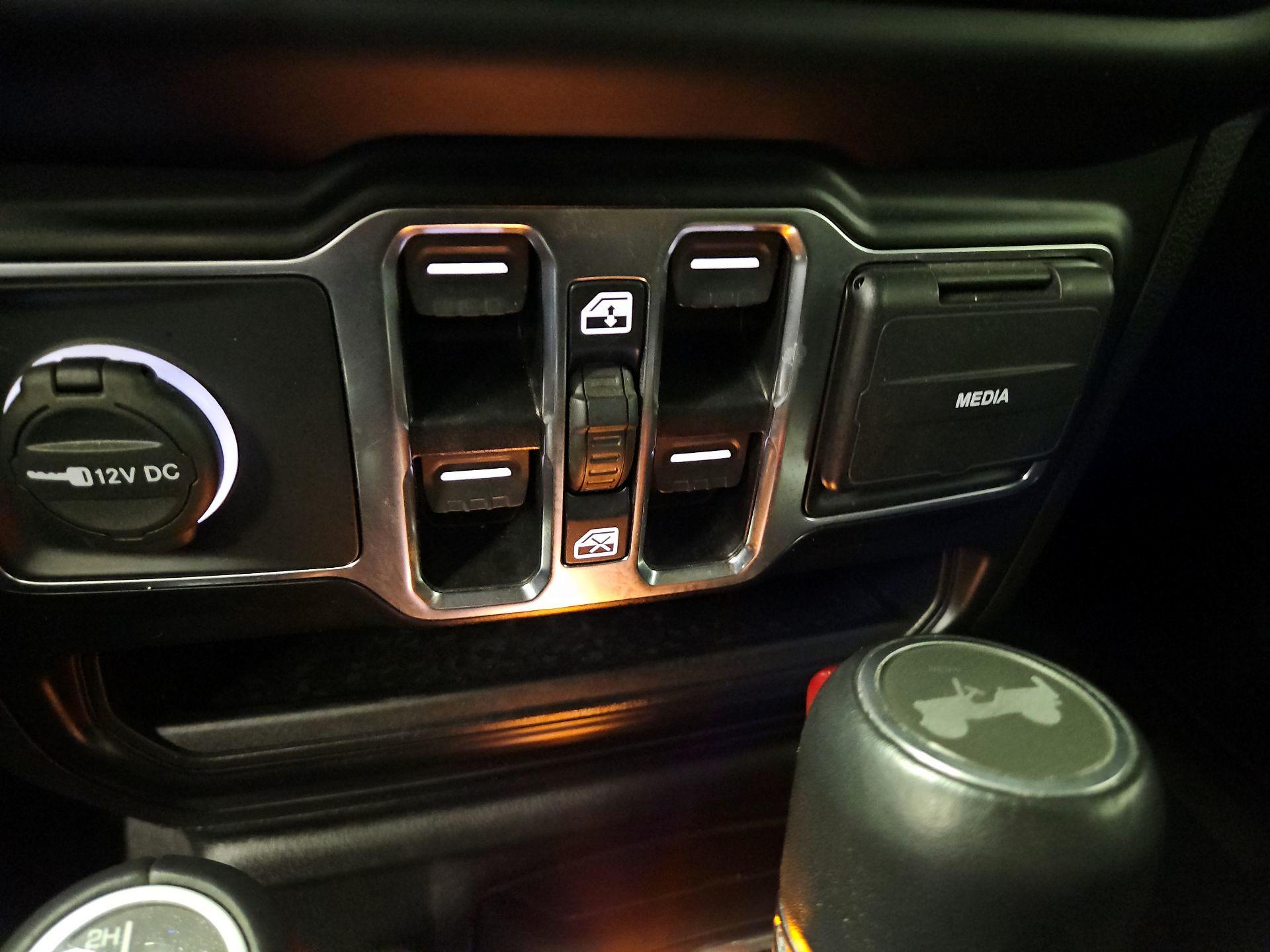 Thumbnail: 2021 Jeep Wrangler - 19