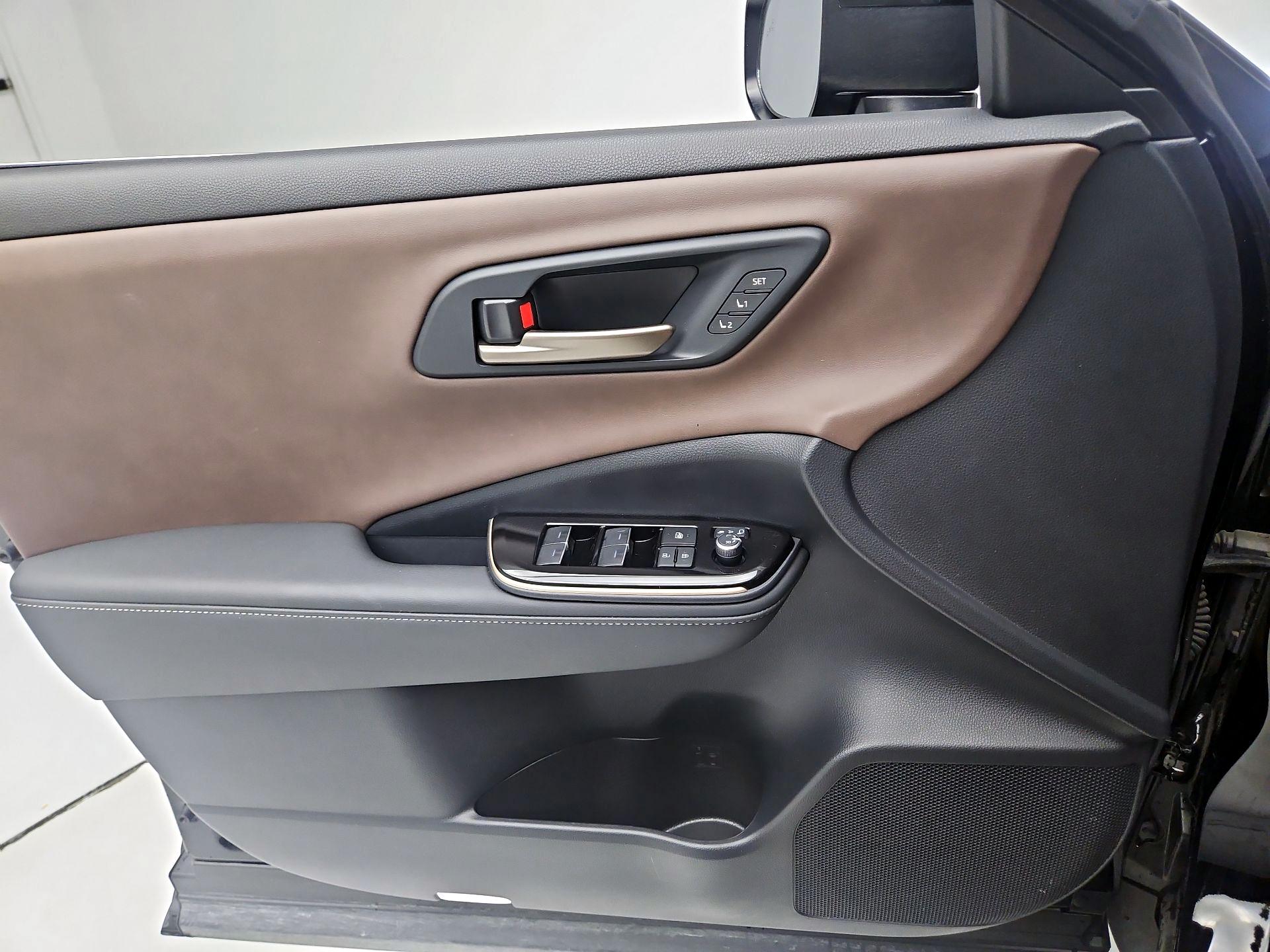 Thumbnail: 2024 Toyota Crown - 12