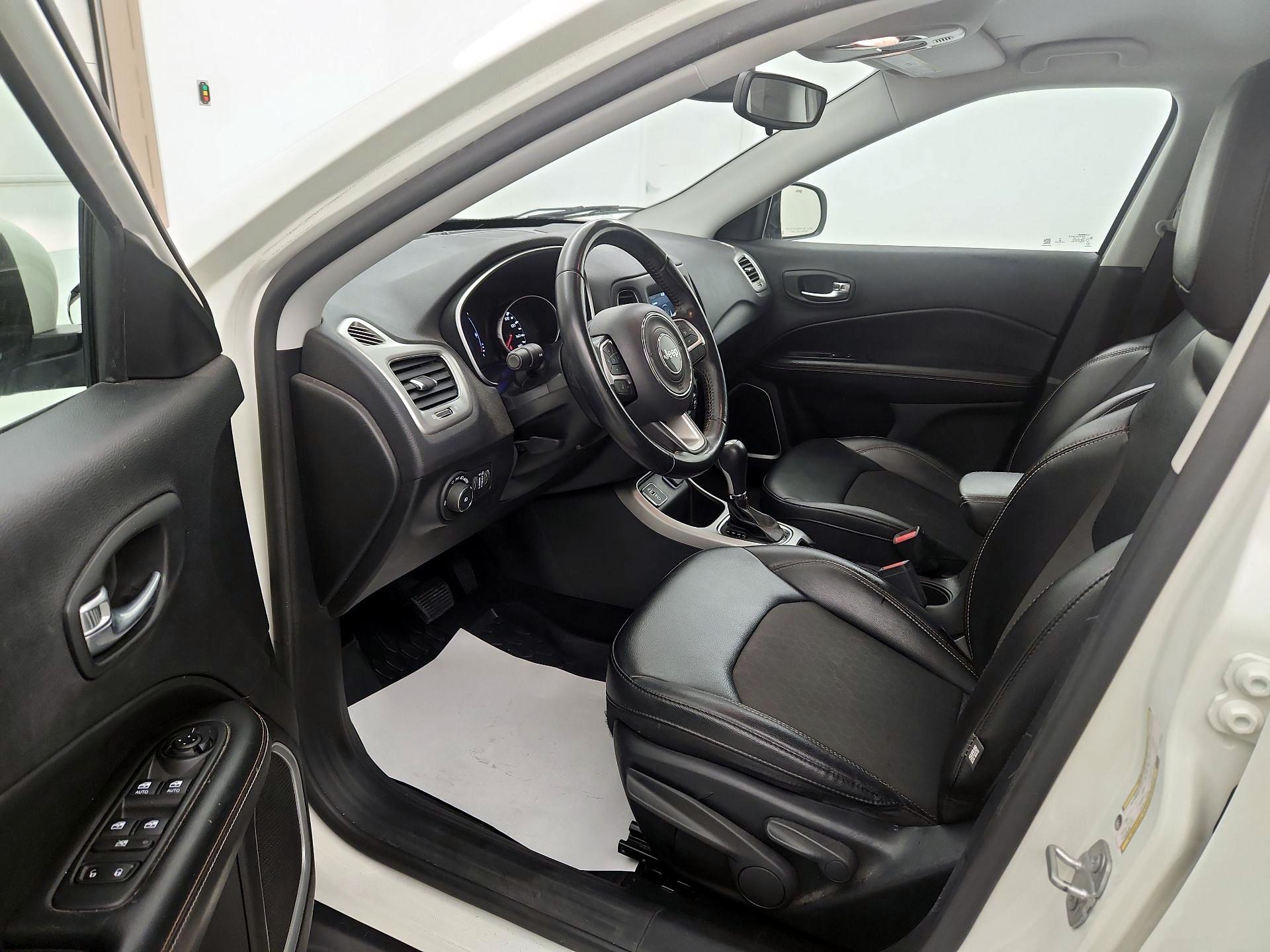 Thumbnail: 2020 Jeep Compass - 11