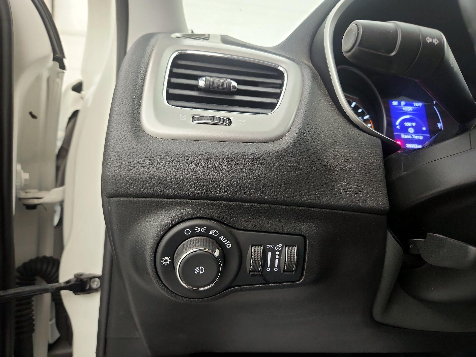 Thumbnail: 2020 Jeep Compass - 13