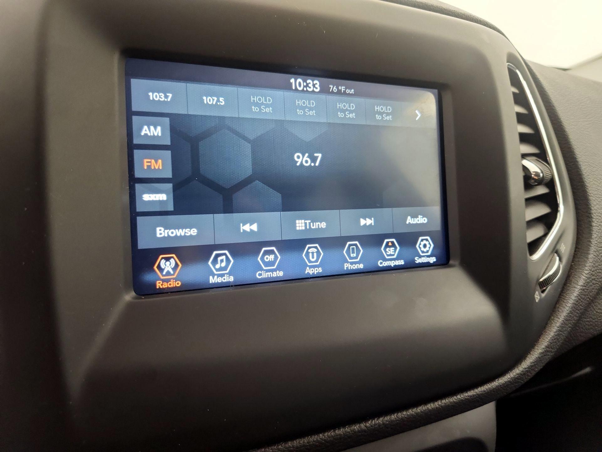 Thumbnail: 2020 Jeep Compass - 15