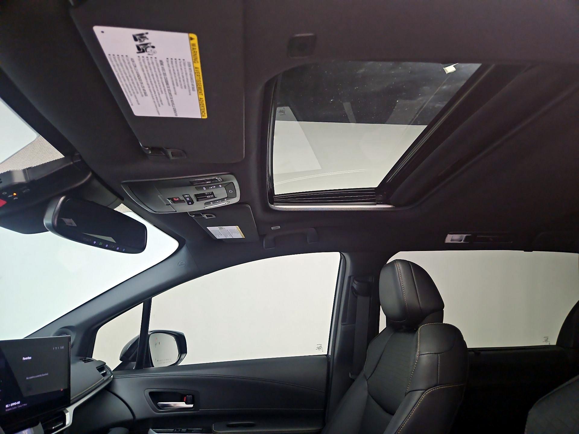 Thumbnail: 2025 Toyota Sienna - 19