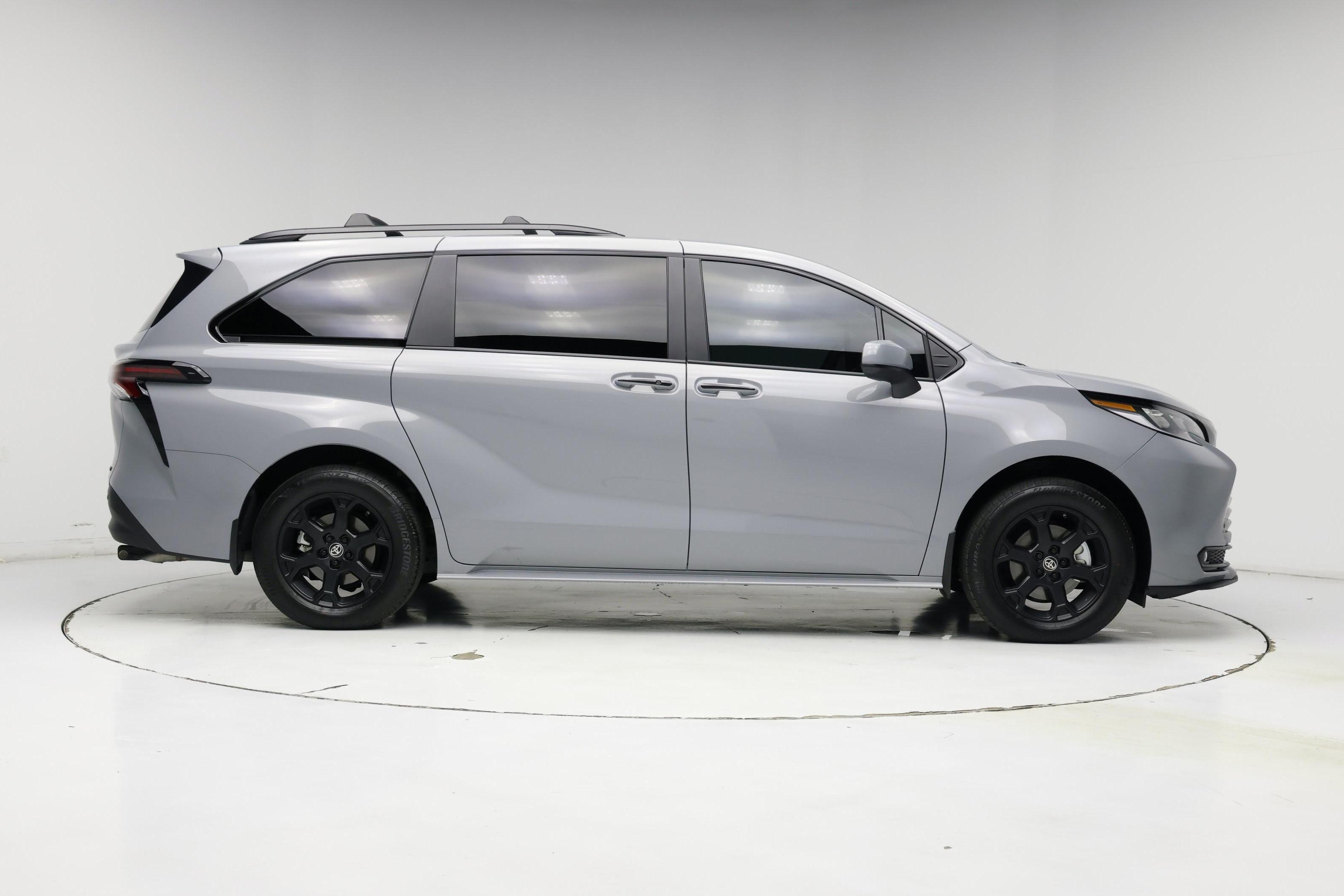 Thumbnail: 2025 Toyota Sienna - 7