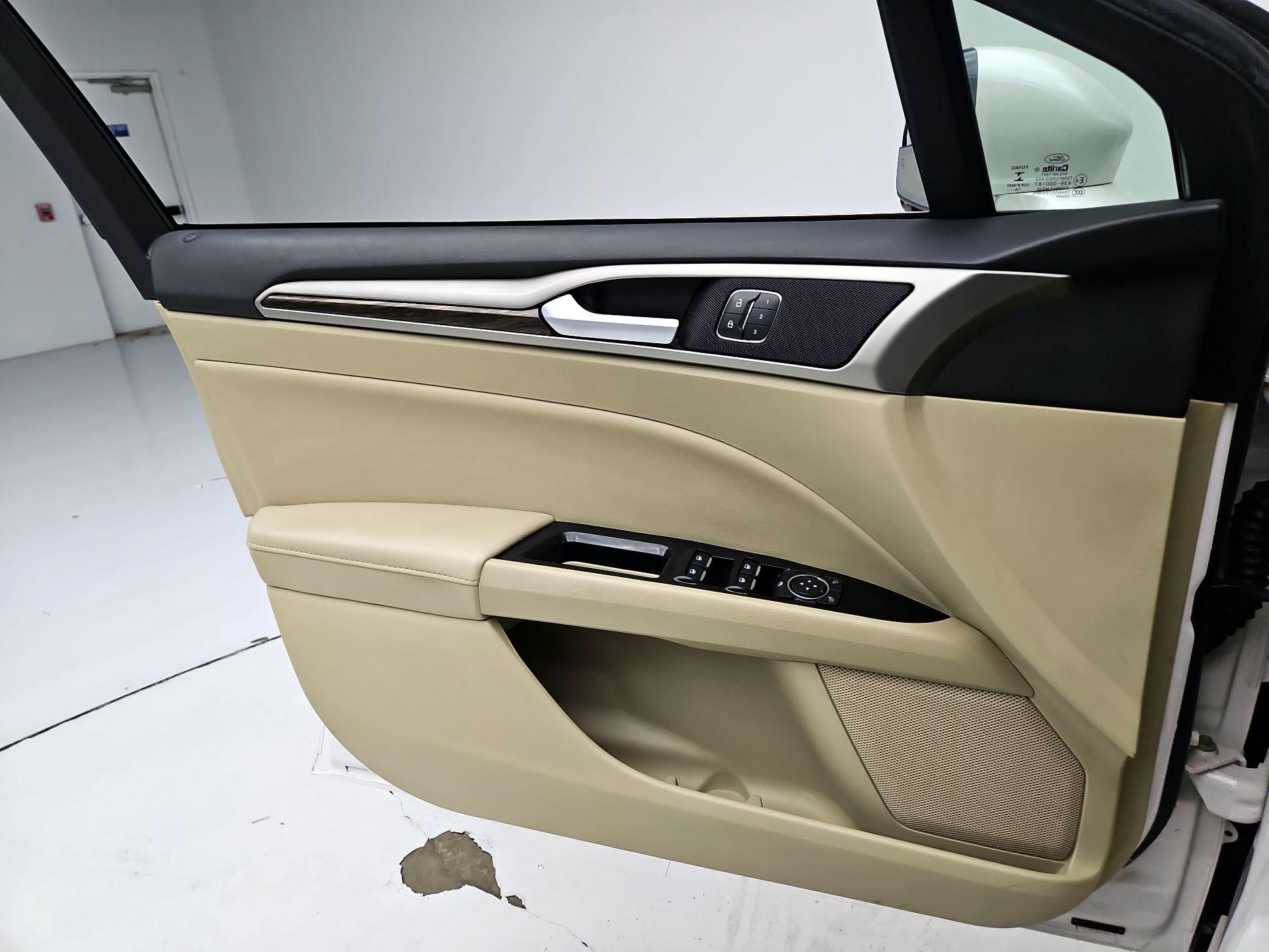 Thumbnail: 2015 Ford Fusion - 12