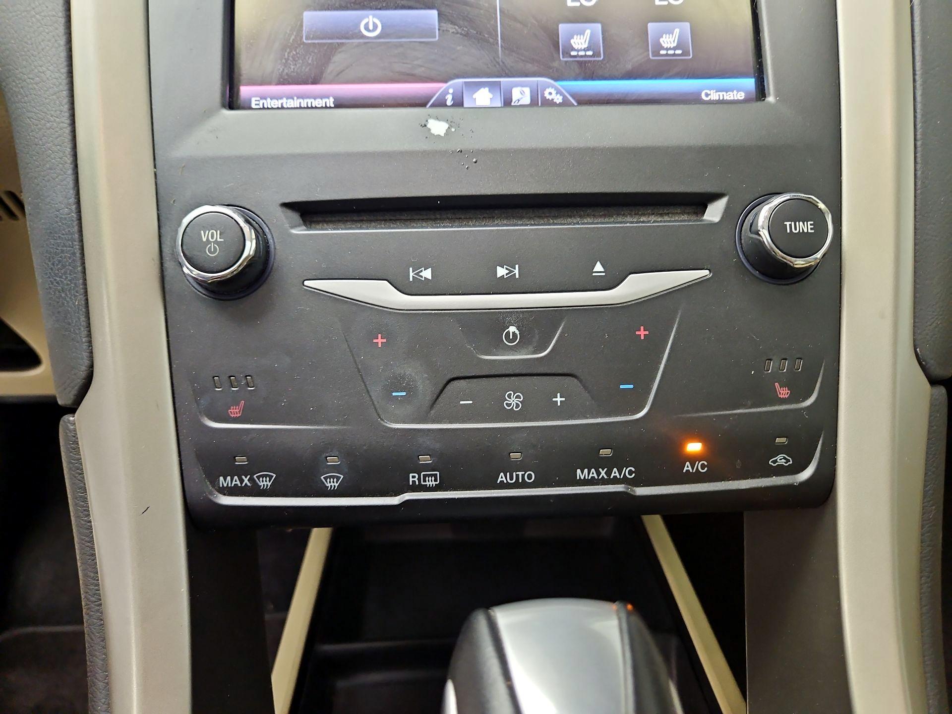 Thumbnail: 2015 Ford Fusion - 16