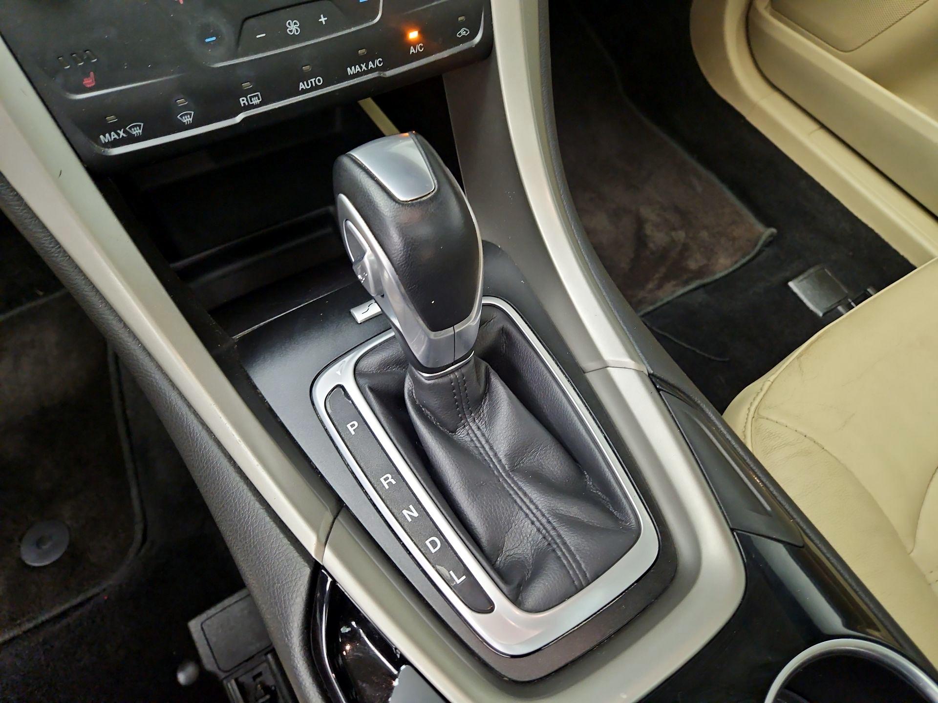 Thumbnail: 2015 Ford Fusion - 17