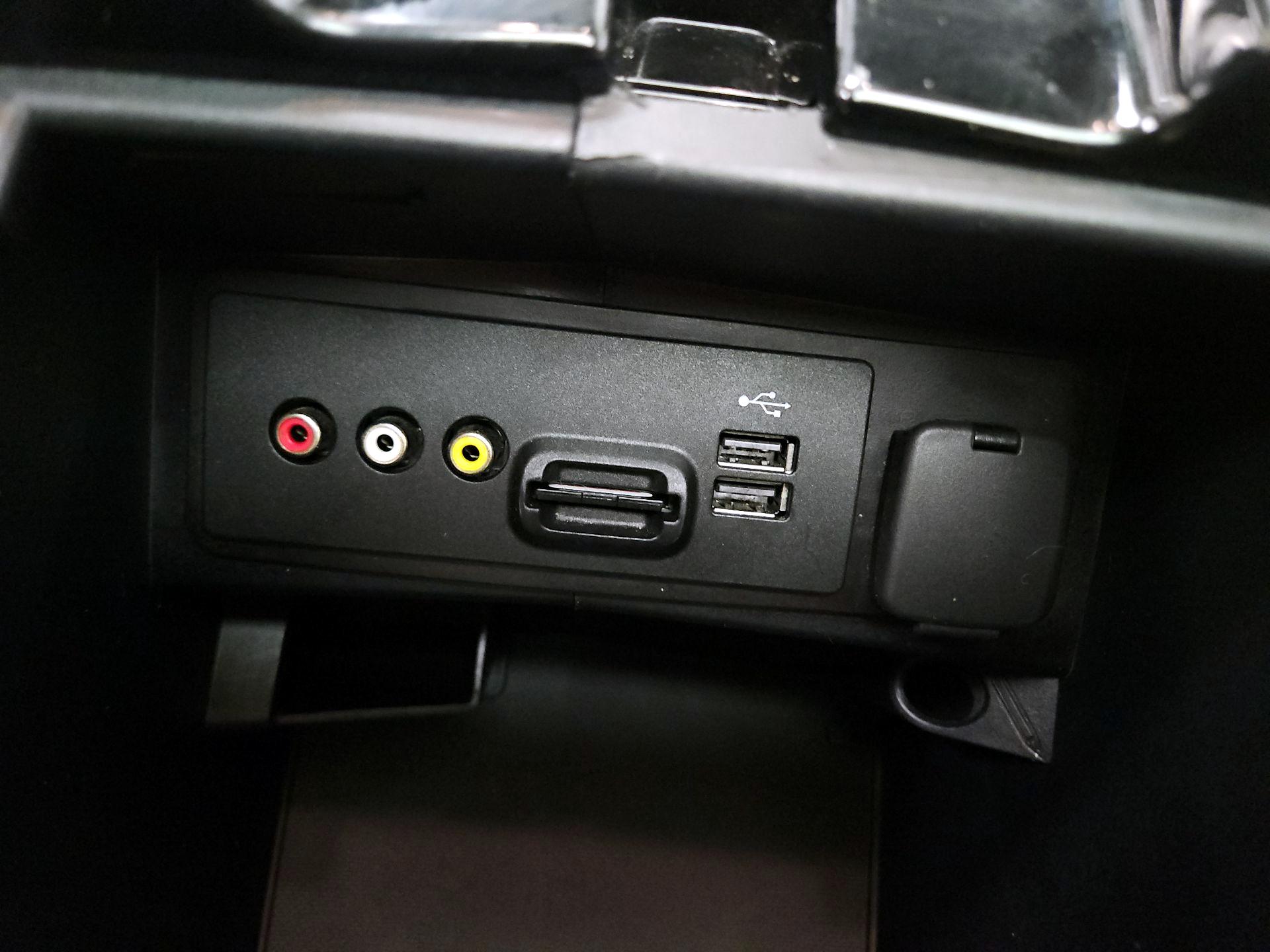 Thumbnail: 2015 Ford Fusion - 18