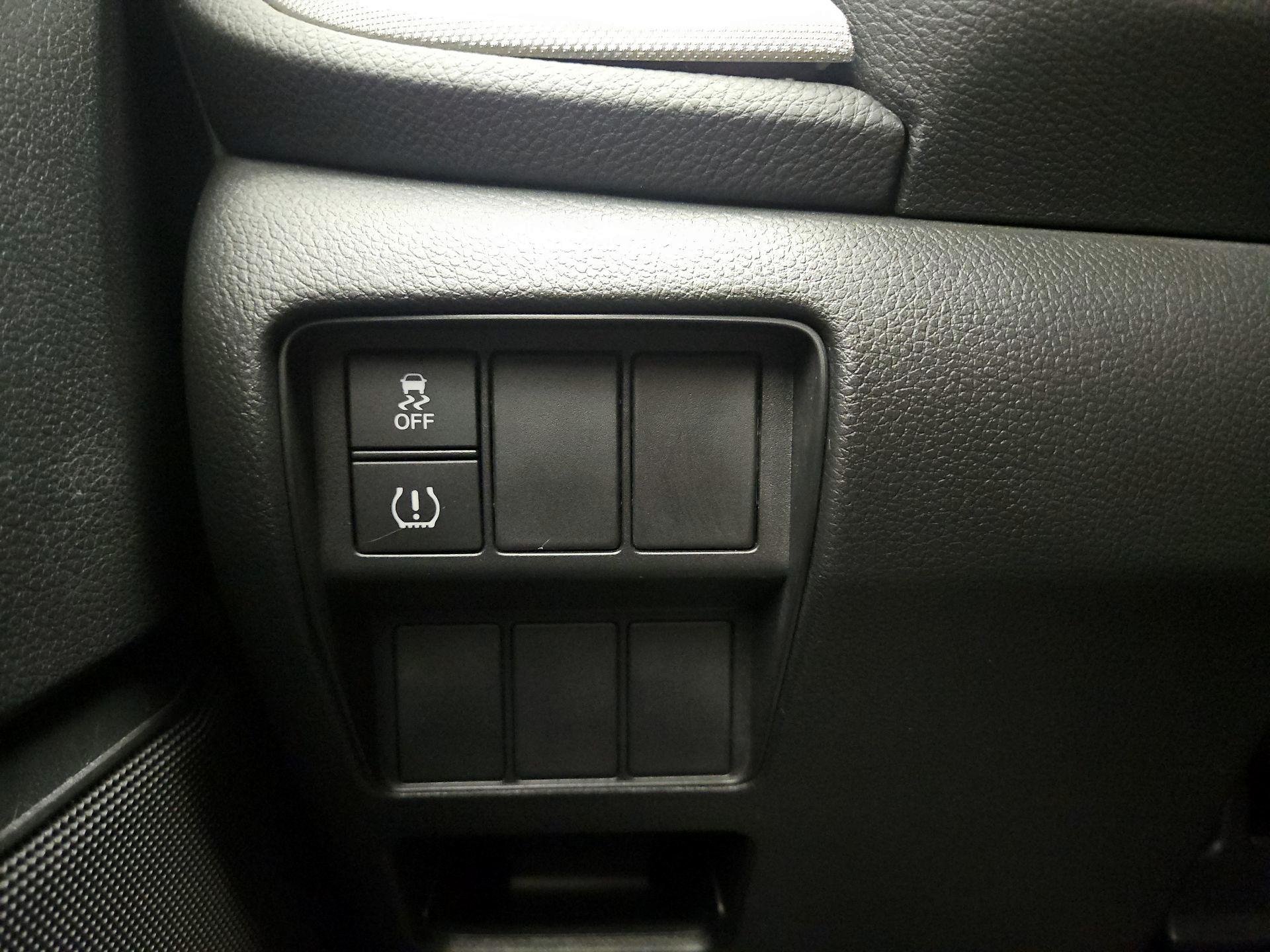 Thumbnail: 2017 Honda CR-V - 13