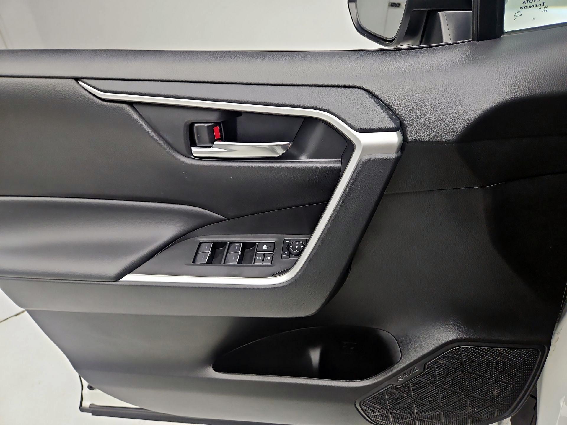 Thumbnail: 2024 Toyota RAV4 - 12