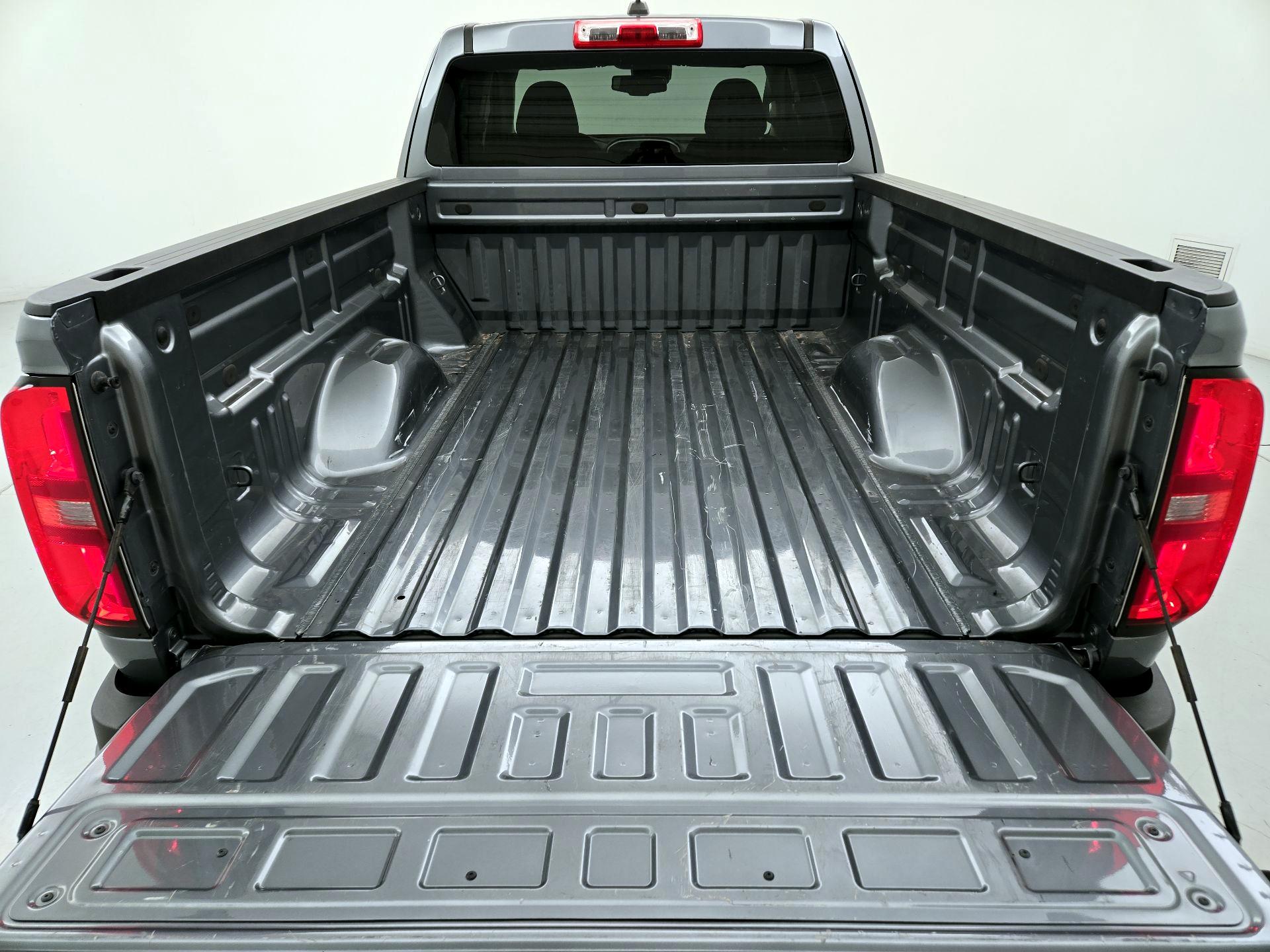 Thumbnail: 2022 Chevrolet Colorado - 19