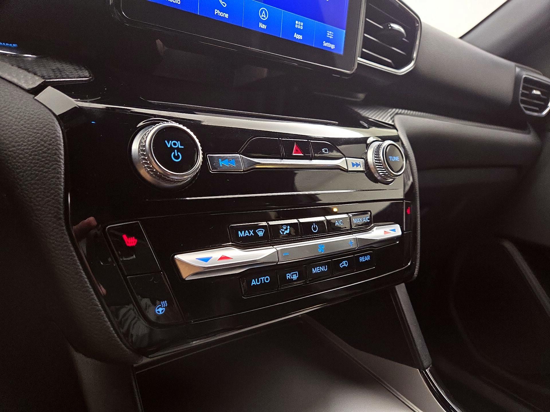 Thumbnail: 2022 Ford Explorer - 17