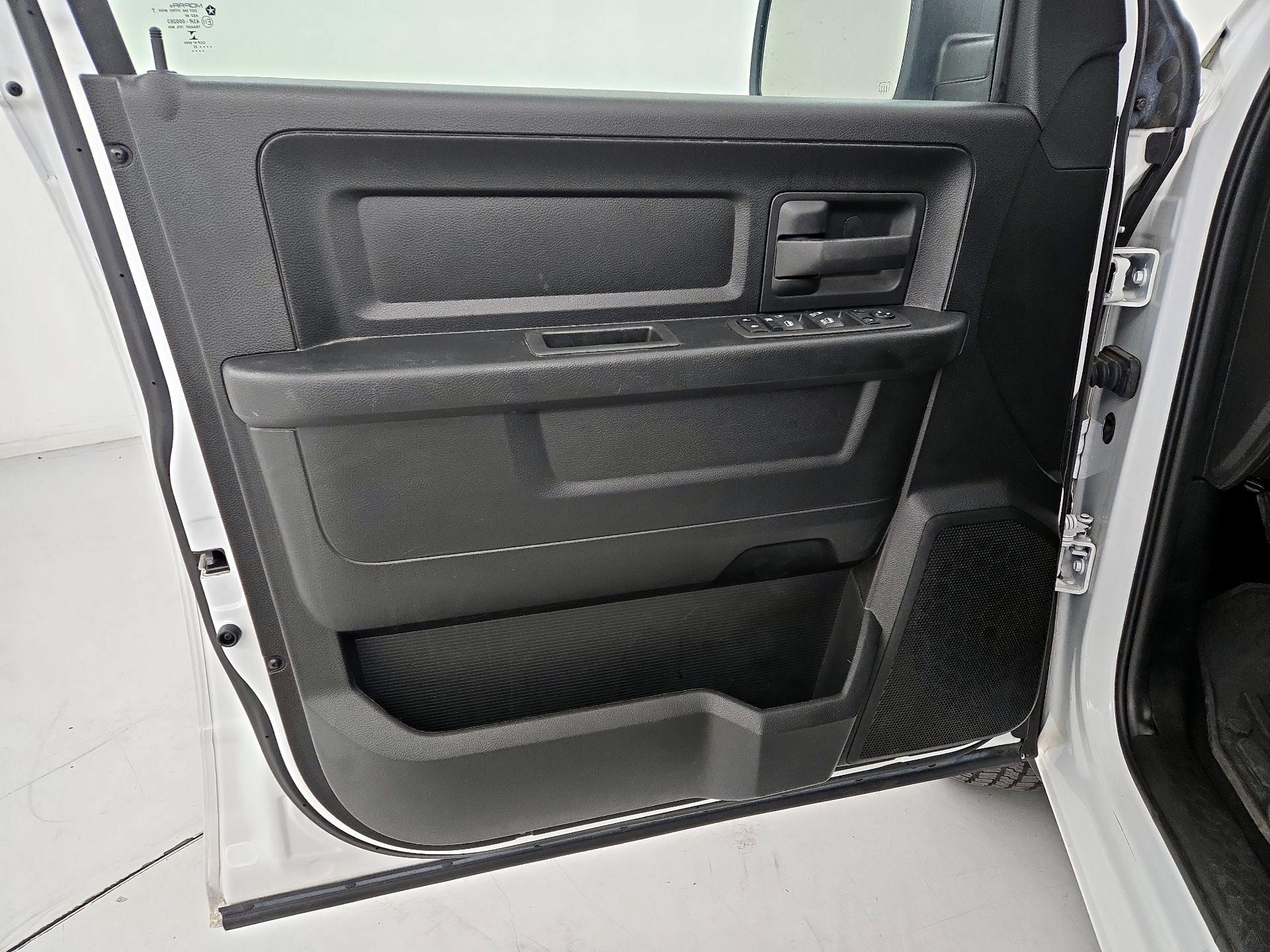 Thumbnail: 2022 RAM 1500 Classic - 12